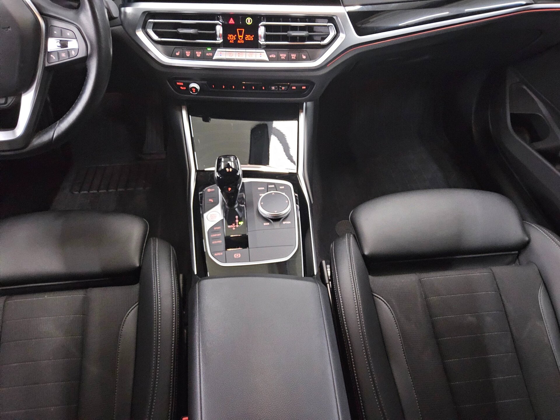 BMW 320d Touring Sport-Line T-Leder Navi LED LC prof. PDC 6