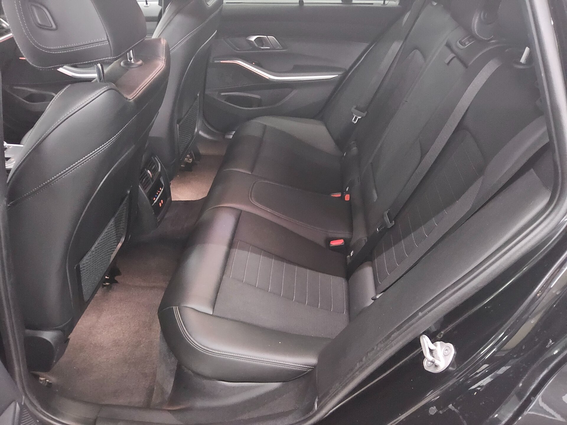 BMW 320d Touring Sport-Line T-Leder Navi LED LC prof. PDC 13