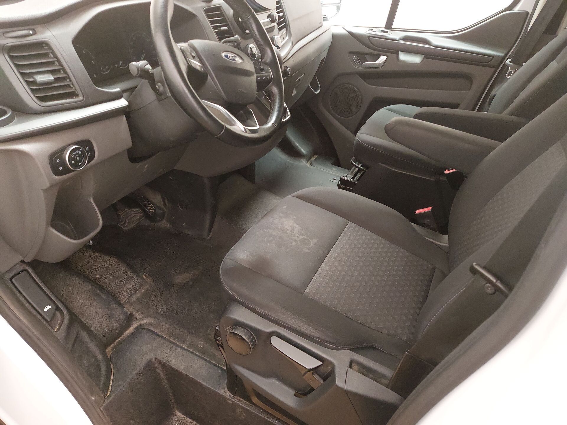 Ford Transit Custom L1H1 2.0 TDCi Trend NAVI SHZ PDC Klima 12