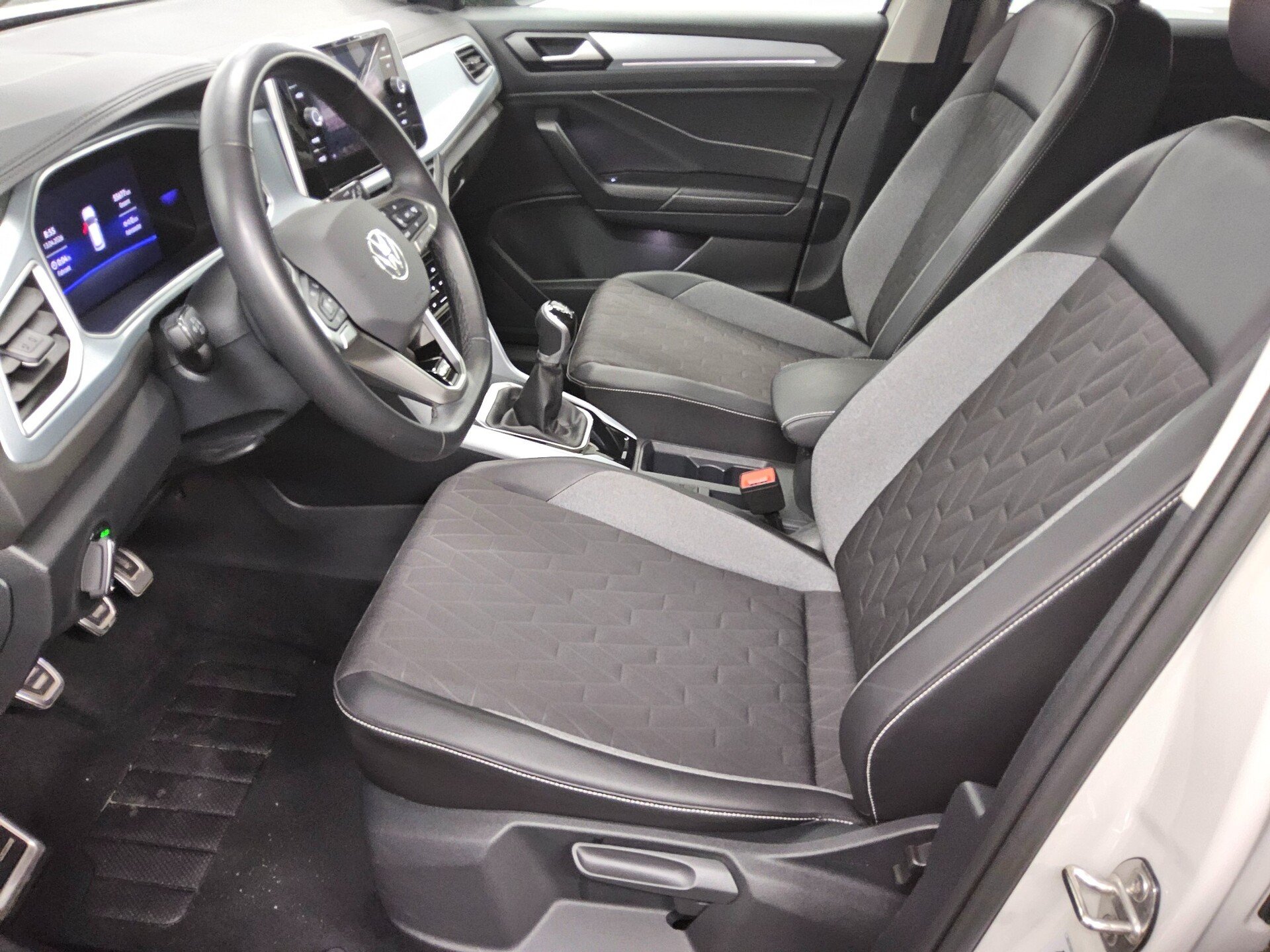 Volkswagen T-Roc 1.0 TSI Goal Navi LED AID ACC PDC SHZ 9