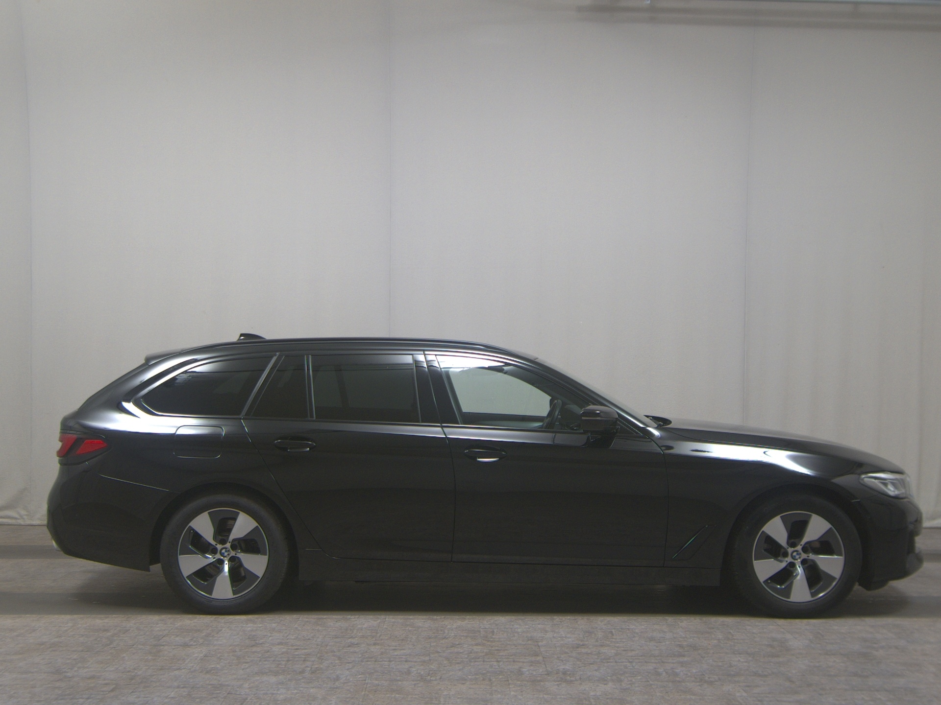 BMW 520dA Touring Nav LED+ LC-Pro Leder AHK RFK HiFi