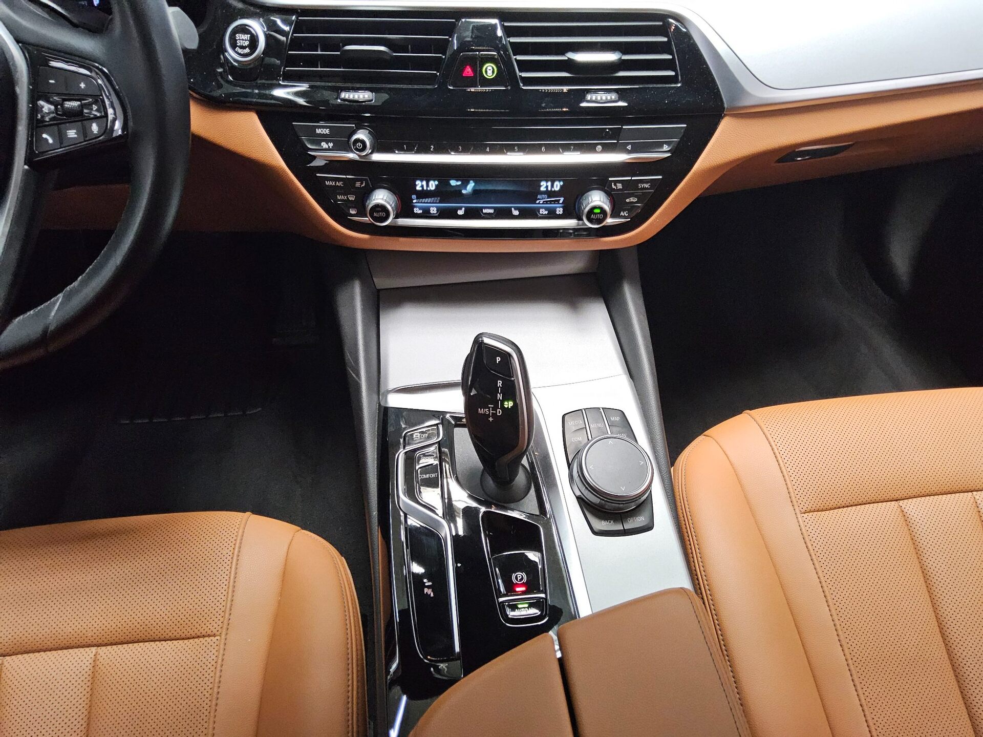 BMW 520dA Touring Nav LED+ LC-Pro Leder AHK RFK HiFi 6