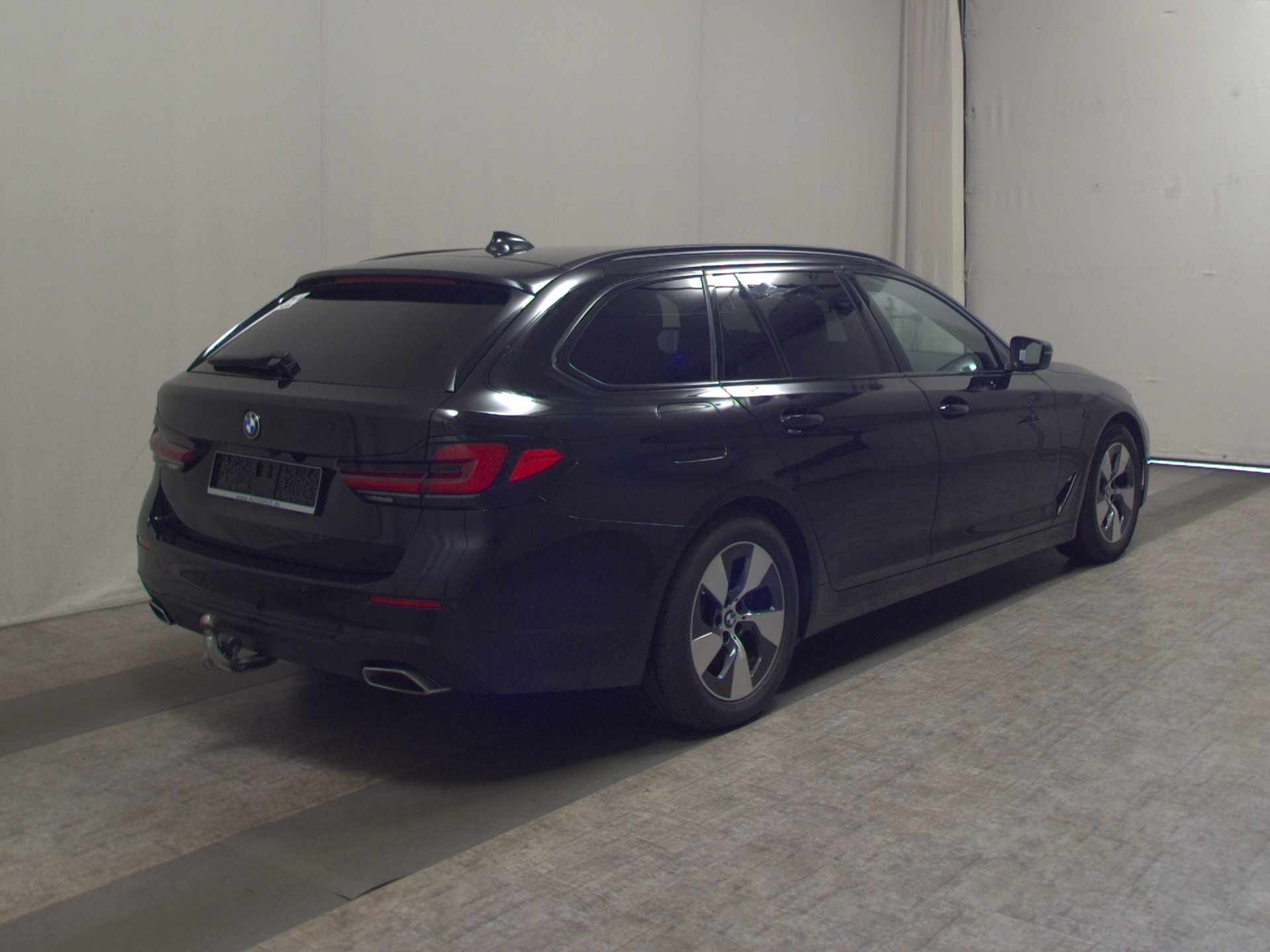 BMW 520dA Touring Nav LED+ LC-Pro Leder AHK RFK HiFi 4