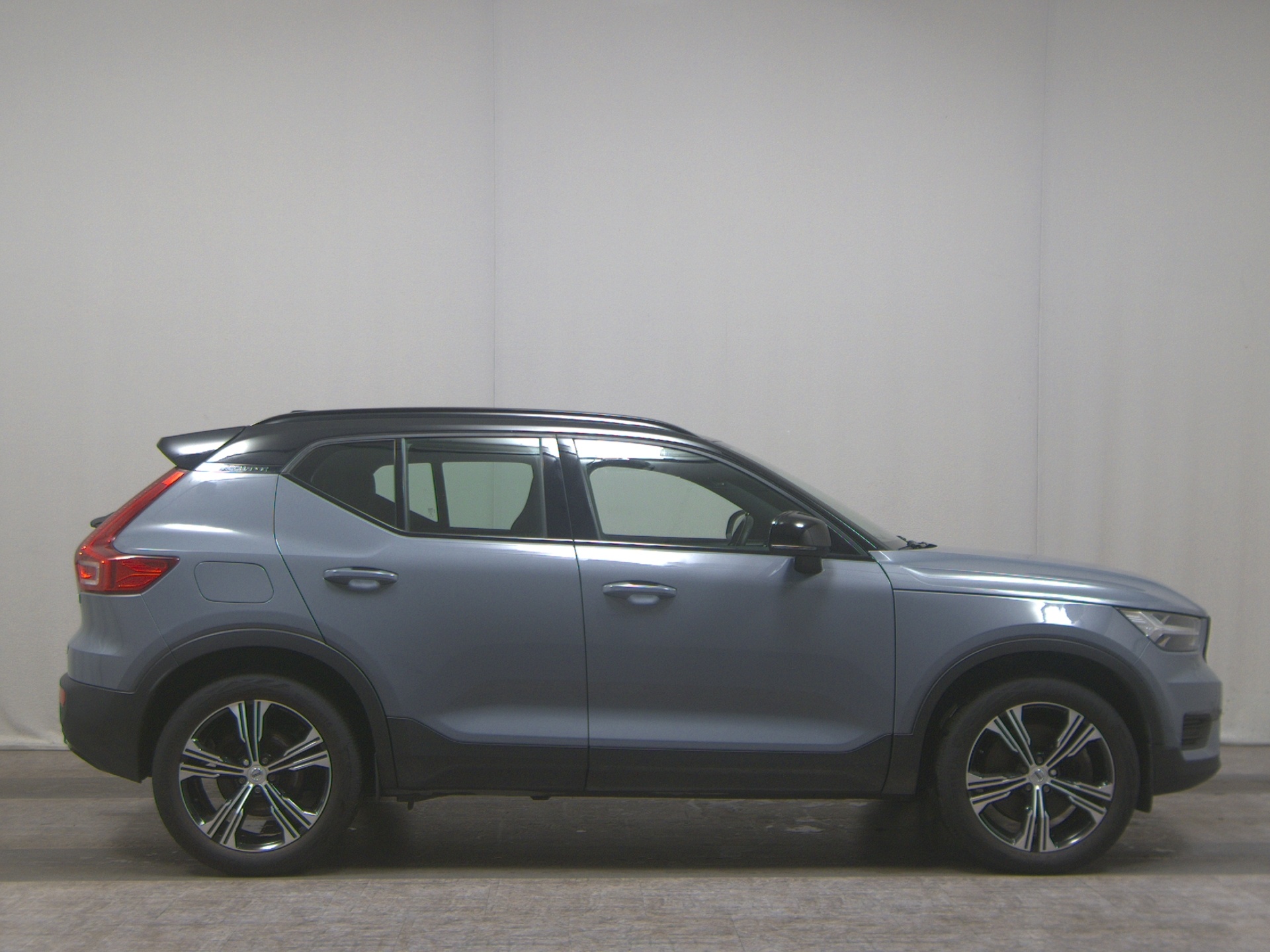Volvo XC40 T4 R-Design Navi LED H-K Sound RFK AHK ACC