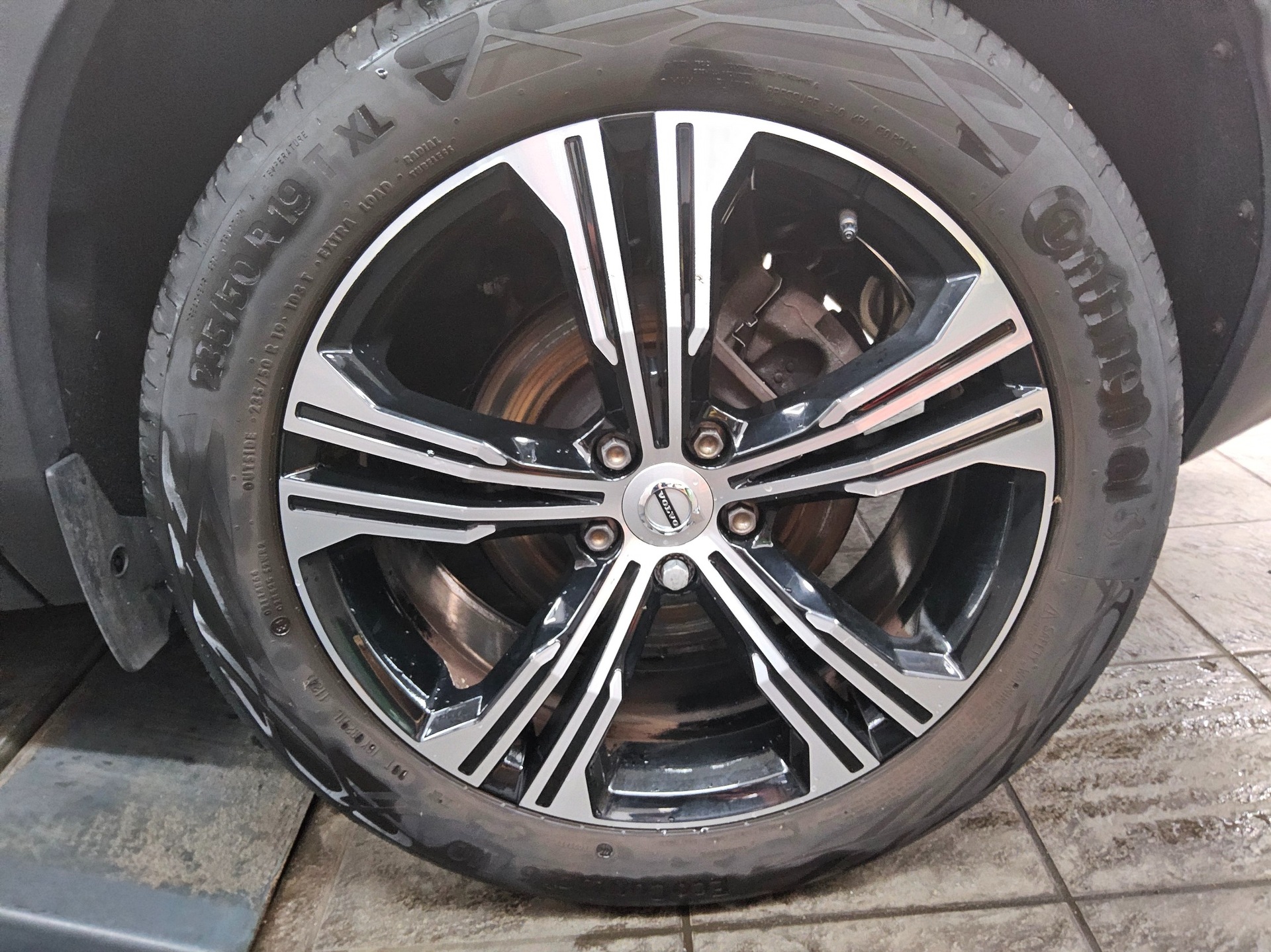 Volvo XC40 T4 R-Design Navi LED H-K Sound RFK AHK ACC 11