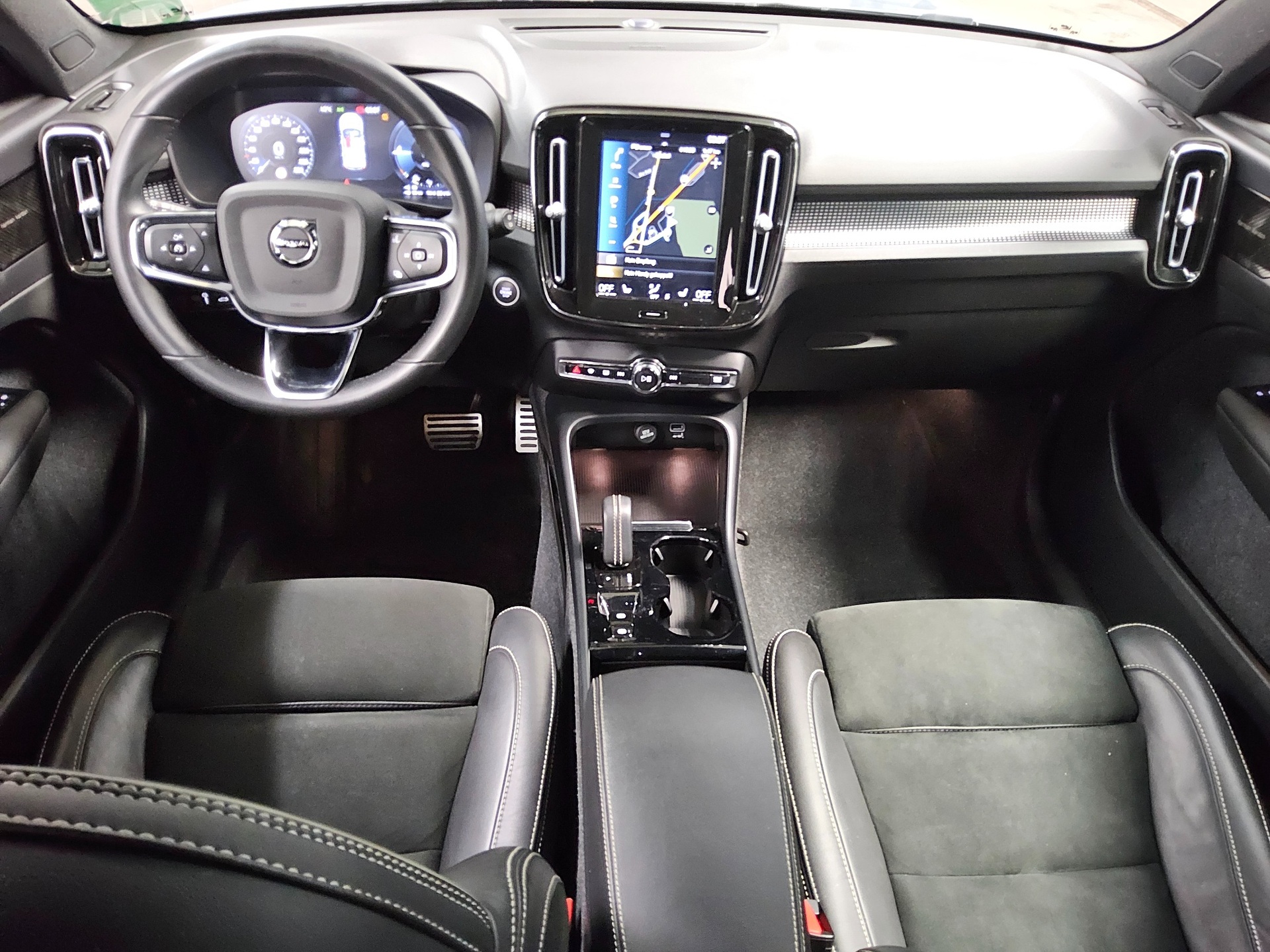 Volvo XC40 T4 R-Design Navi LED H-K Sound RFK AHK ACC 5