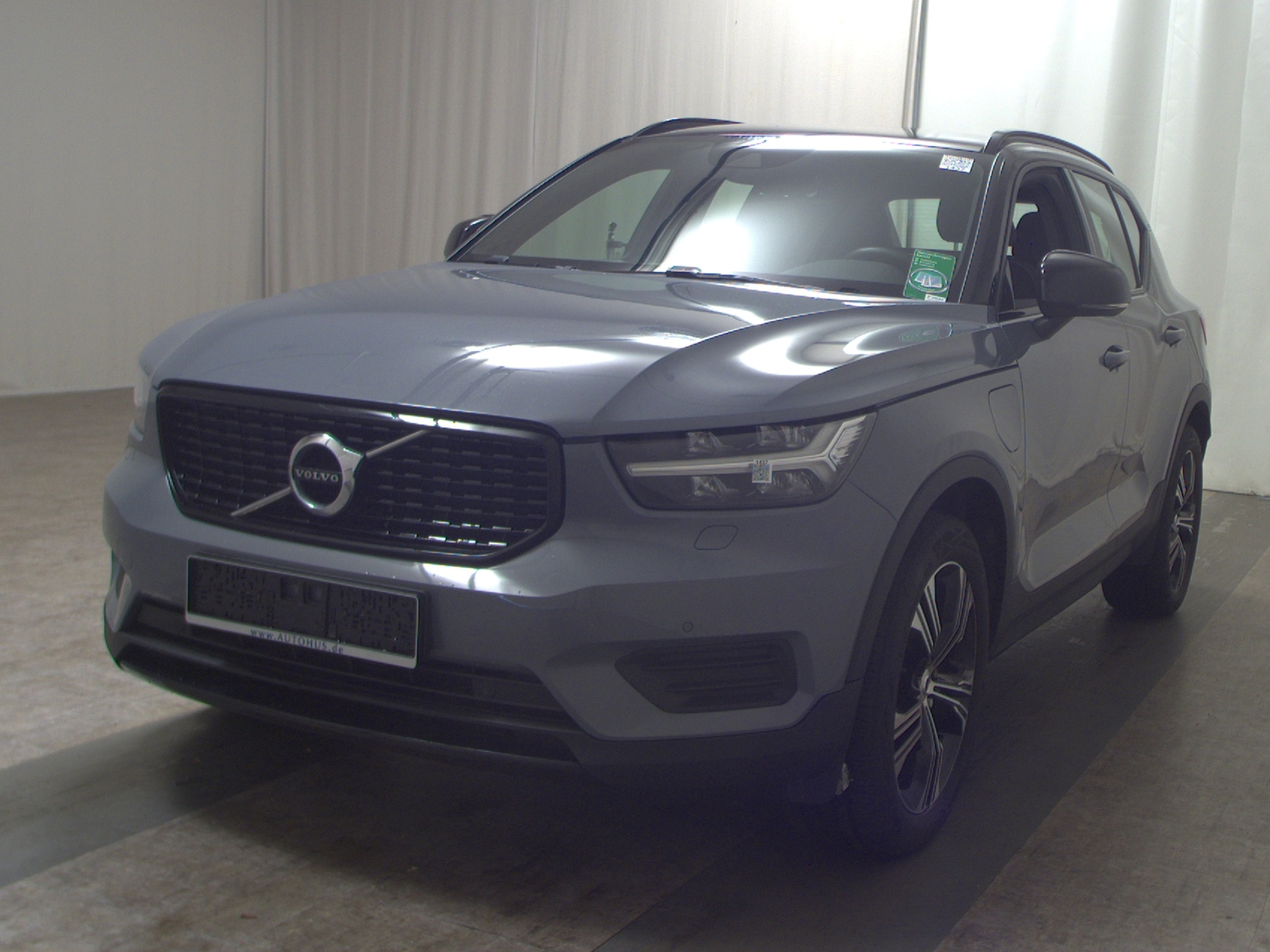 Volvo XC40 T4 R-Design Navi LED H-K Sound RFK AHK ACC 2