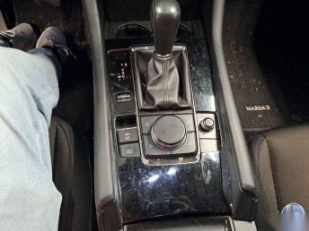 Mazda 3 2.0 NAVI LED SHZ RFK ACC 9