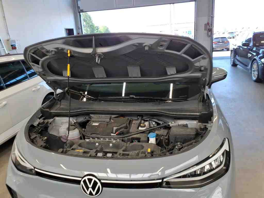 Volkswagen ID.4 Pro Performance NAVI KLIMAAUT LED SHZ PDC 10