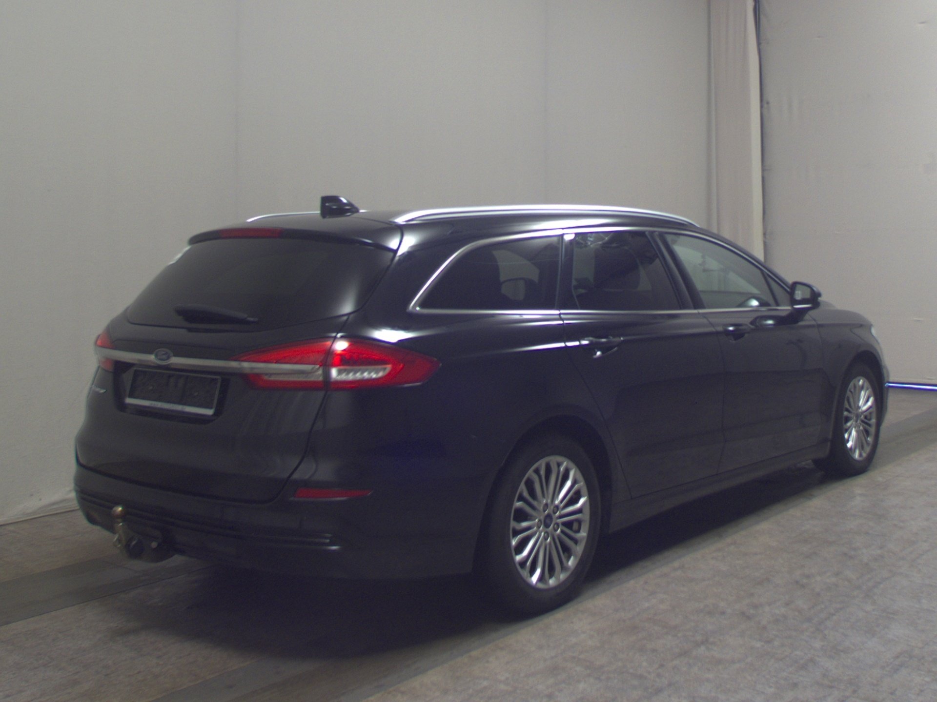 Ford Mondeo Turnier 2.0 EB Titanium Navi AHK RfK PDC 4