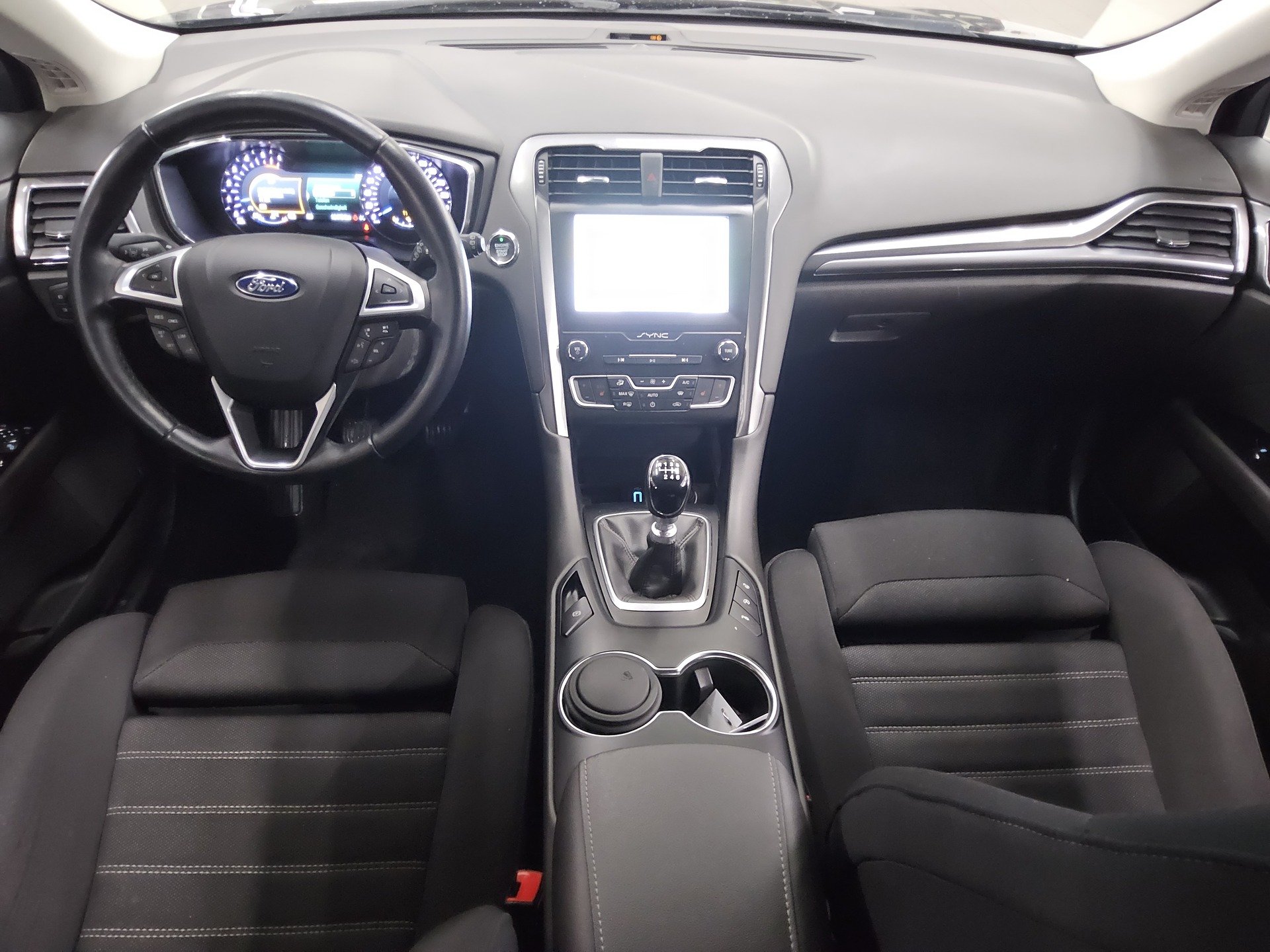 Ford Mondeo Turnier 2.0 EB Titanium Navi AHK RfK PDC 5