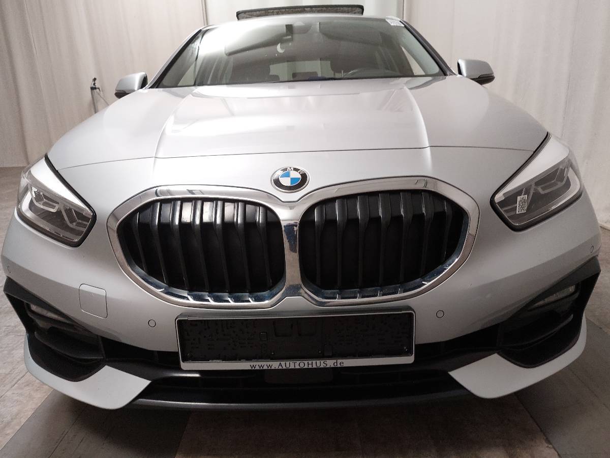 BMW 118d Sport-Line Navi LED Pano LC prof. 5