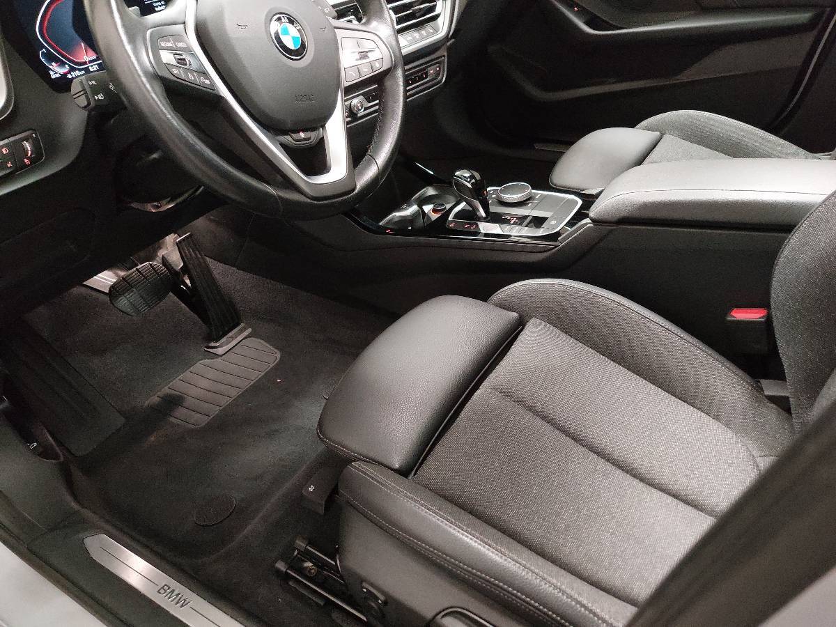BMW 118d Sport-Line Navi LED Pano LC prof. 12