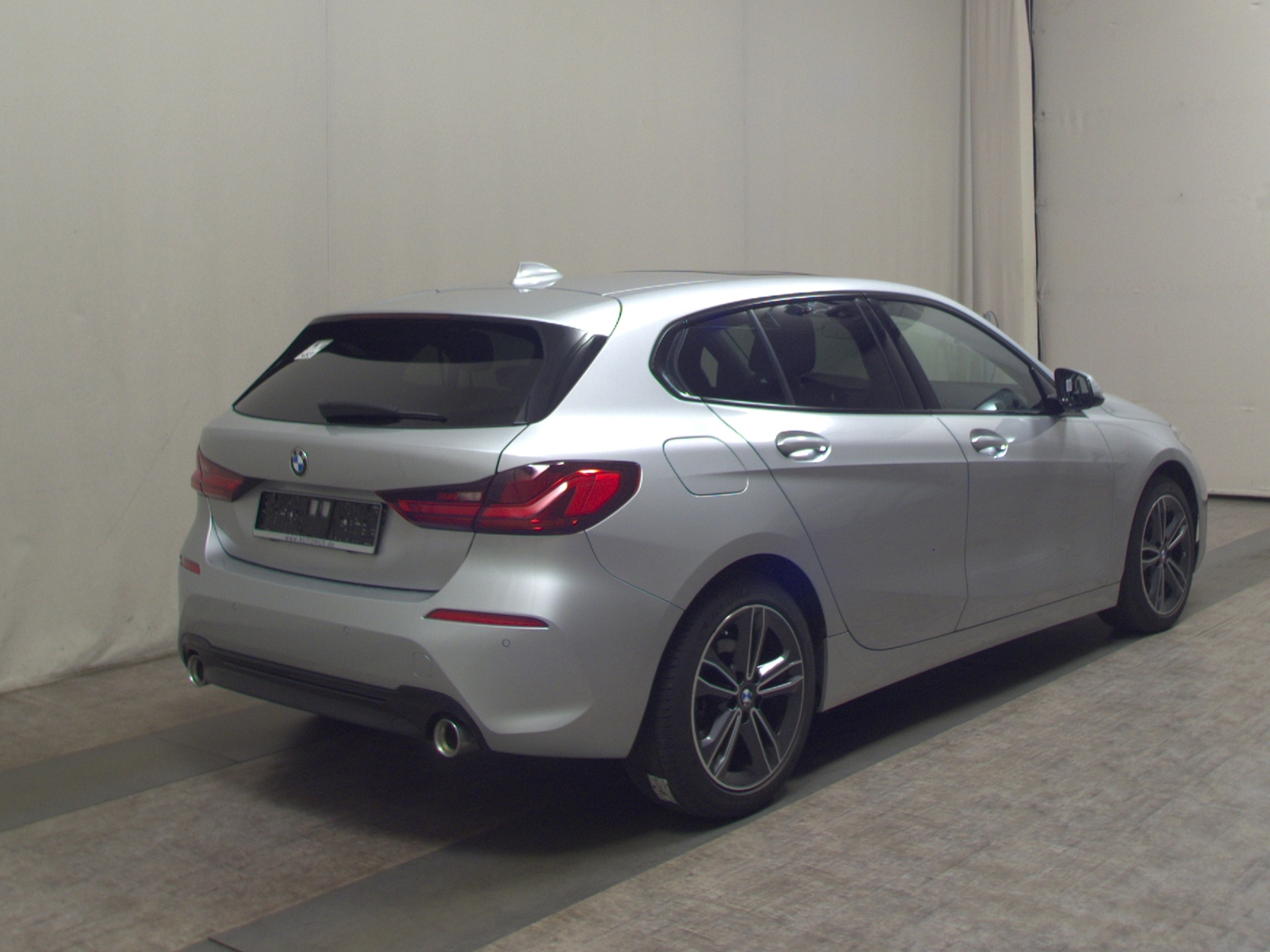 BMW 118d Sport-Line Navi LED Pano LC prof. 4