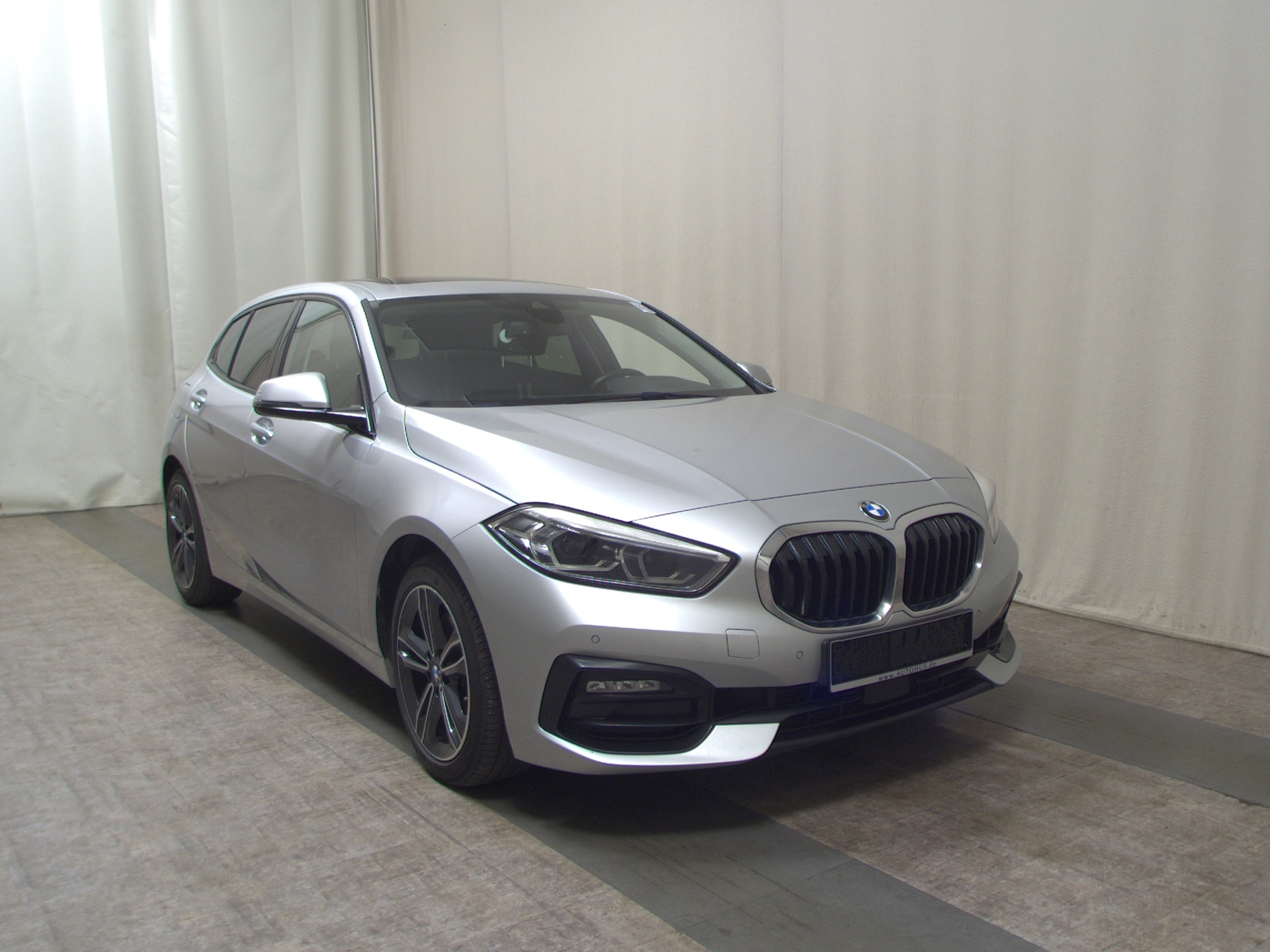 BMW 118d Sport-Line Navi LED Pano LC prof. 3