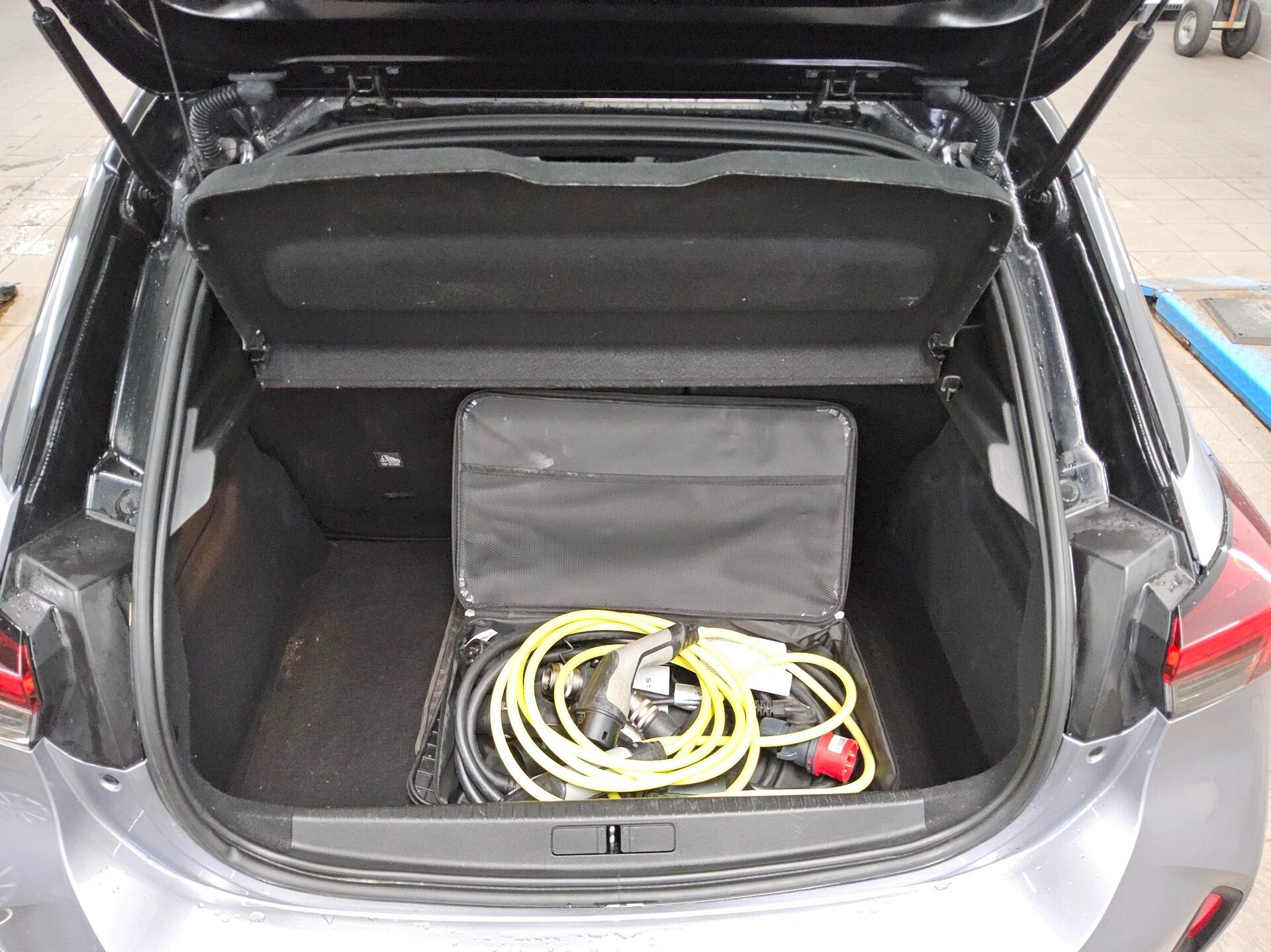 Opel Corsa-e T-Leder Navi Pano LED 12