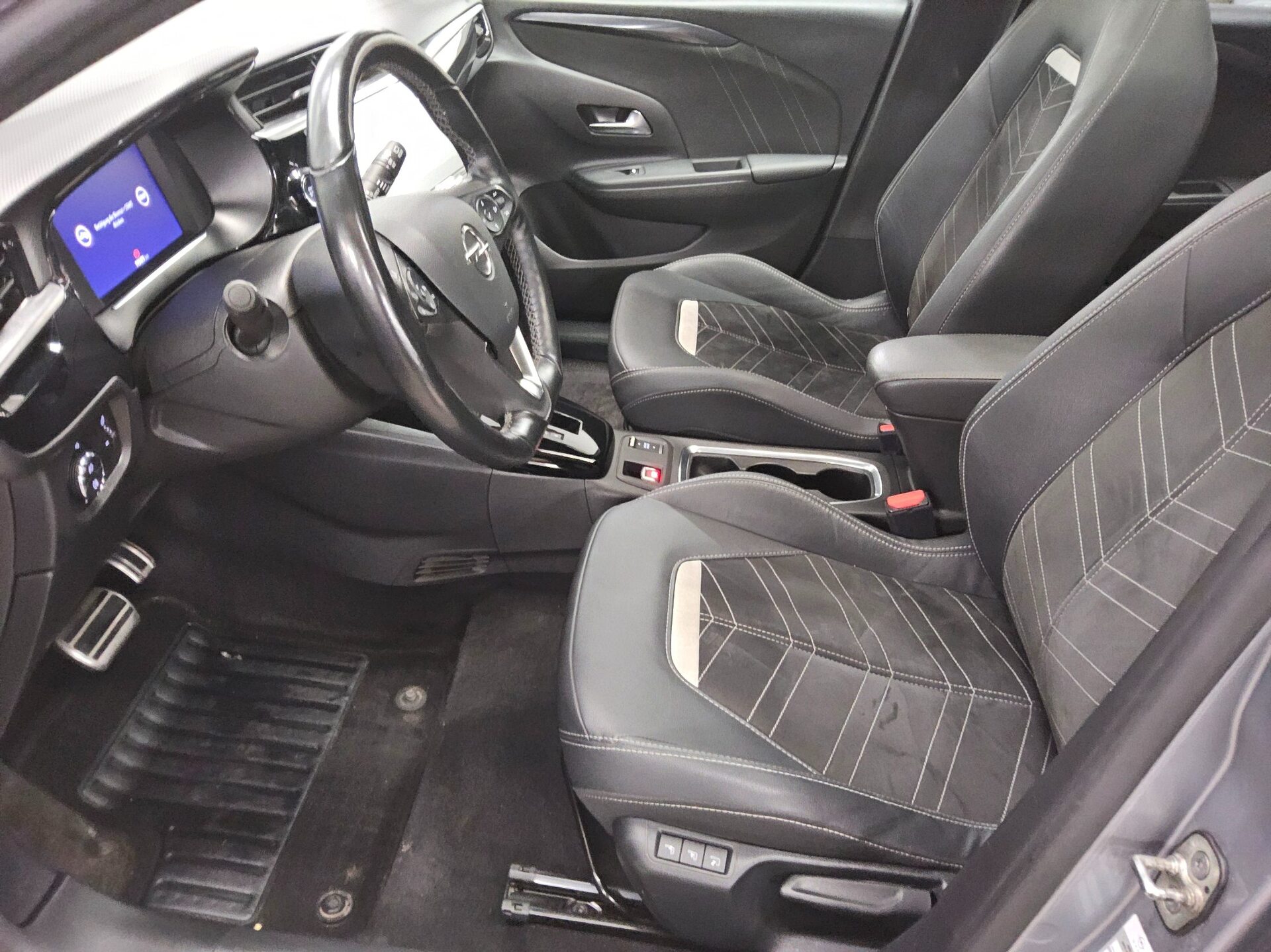 Opel Corsa-e T-Leder Navi Pano LED 9
