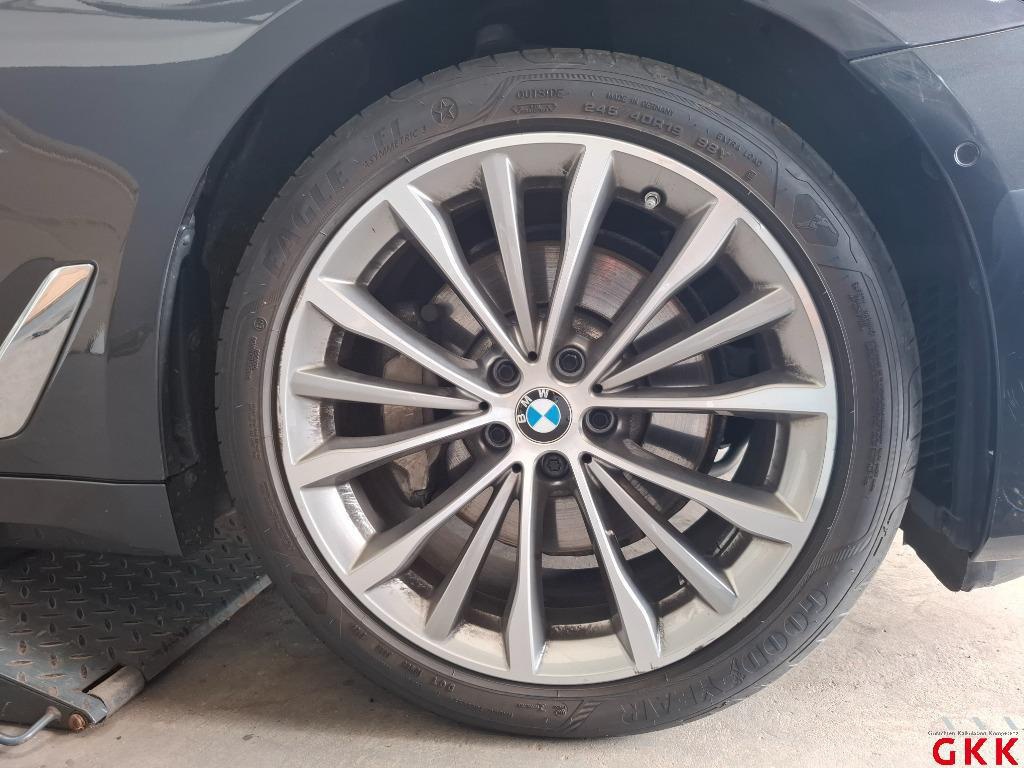 BMW 530iA Touring Luxury-Line Navi LED LC-Pro HuD 12
