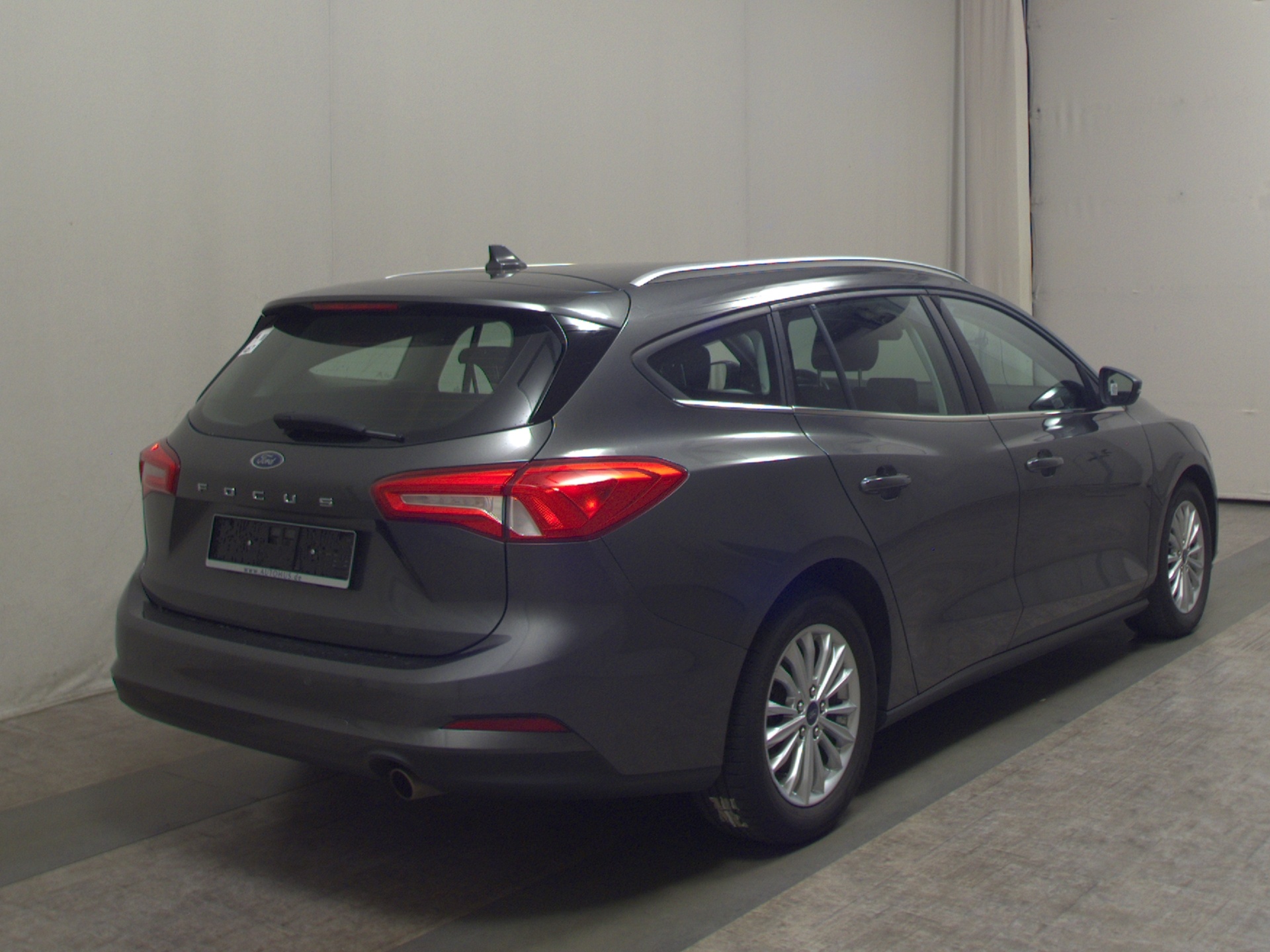 Ford Focus Turnier 1.5 EB Titanium NAVI KLIMAAUT LED SHZ PDC 4