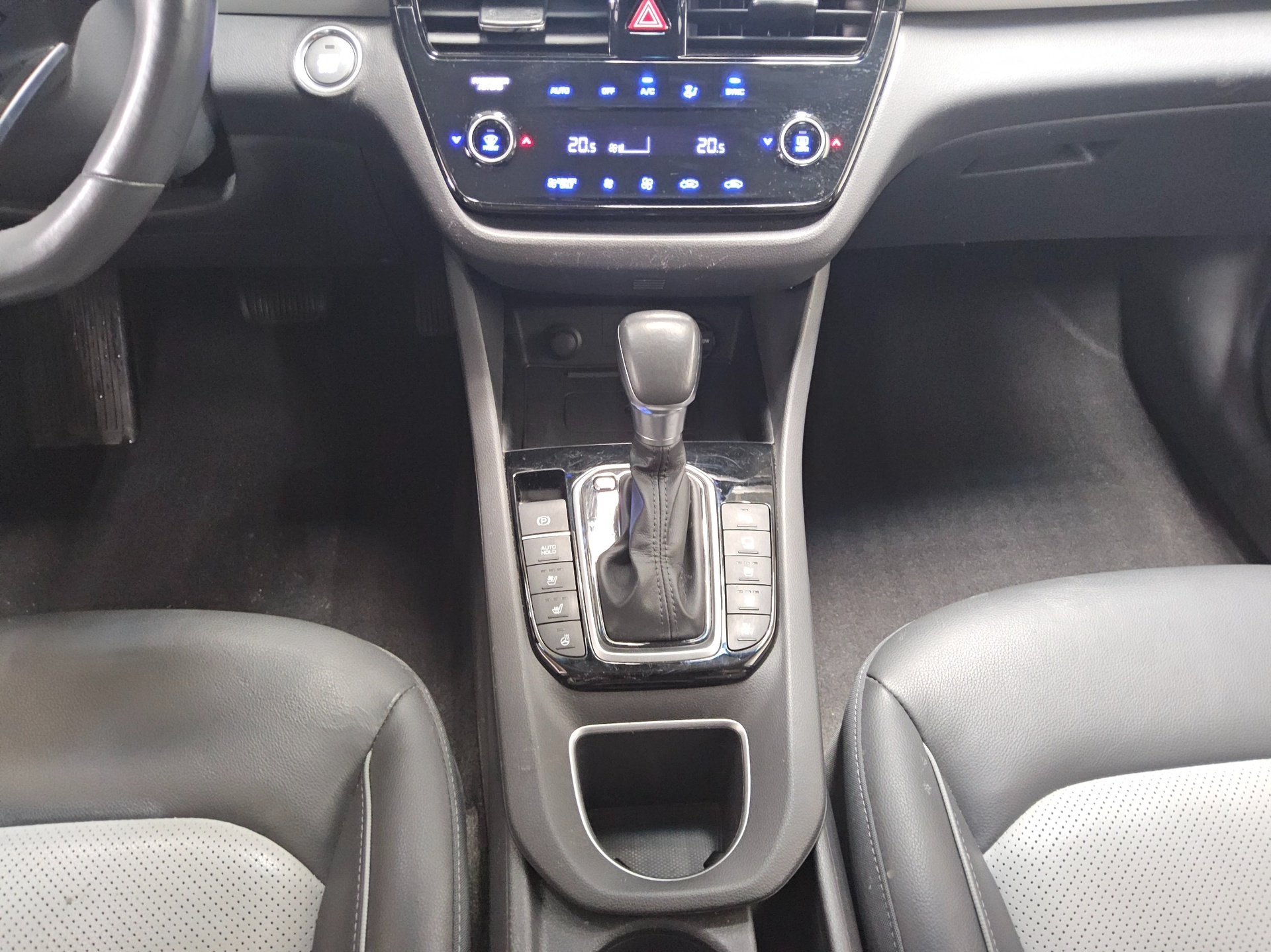 Hyundai IONIQ 1.6 GDI Hybrid Navi LED Leder RfK AID 6