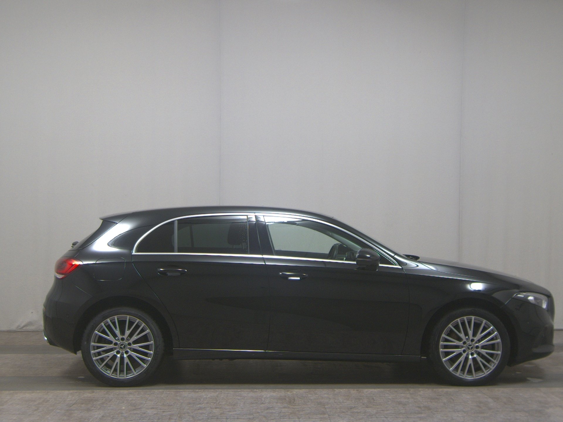 Mercedes-Benz A 250 e Progressive Navi LED Shz Pano HuD Sound 360°
