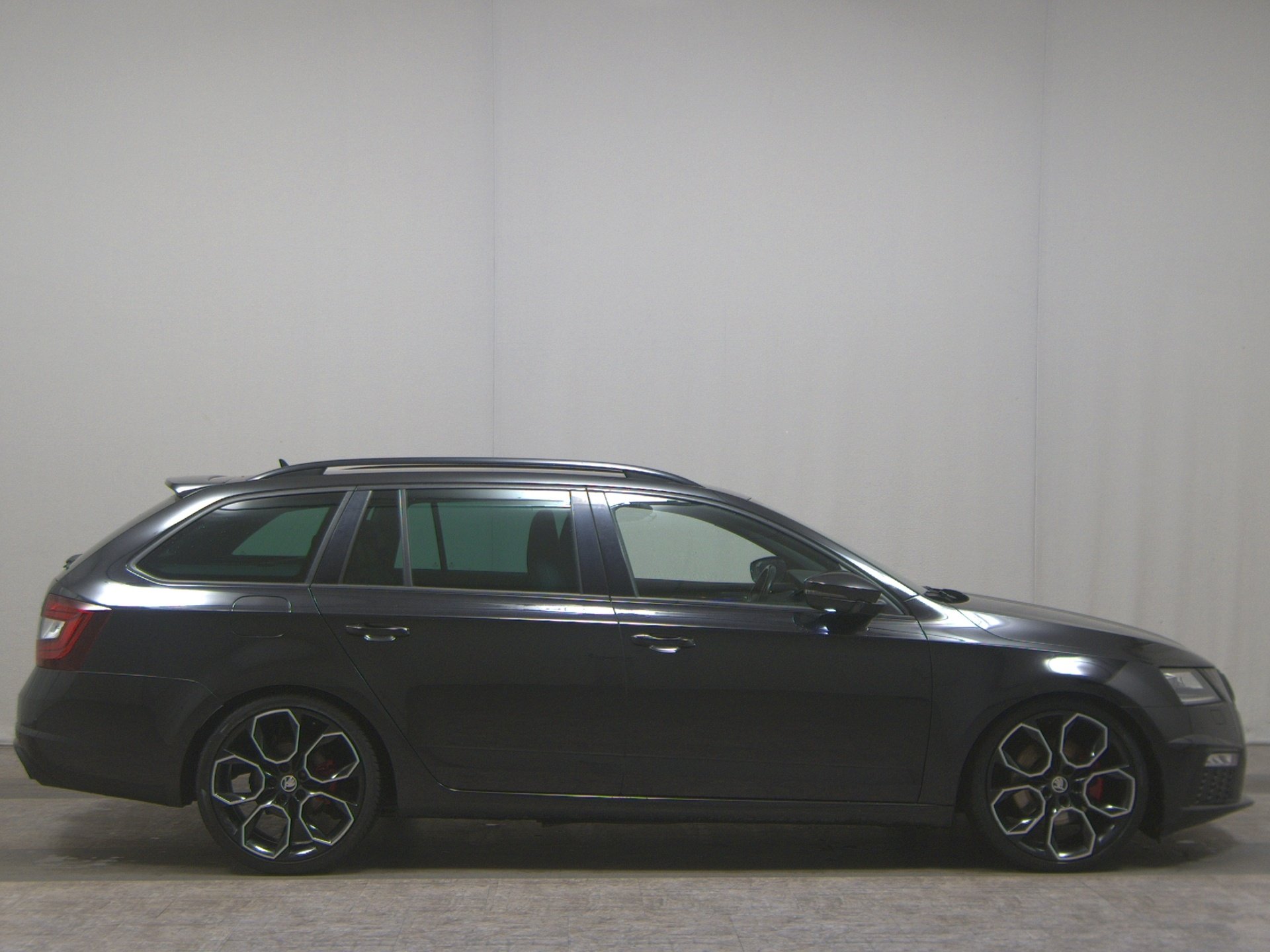 Skoda Octavia Kombi 2.0 TDI RS Navi LED AHK ACC Memory