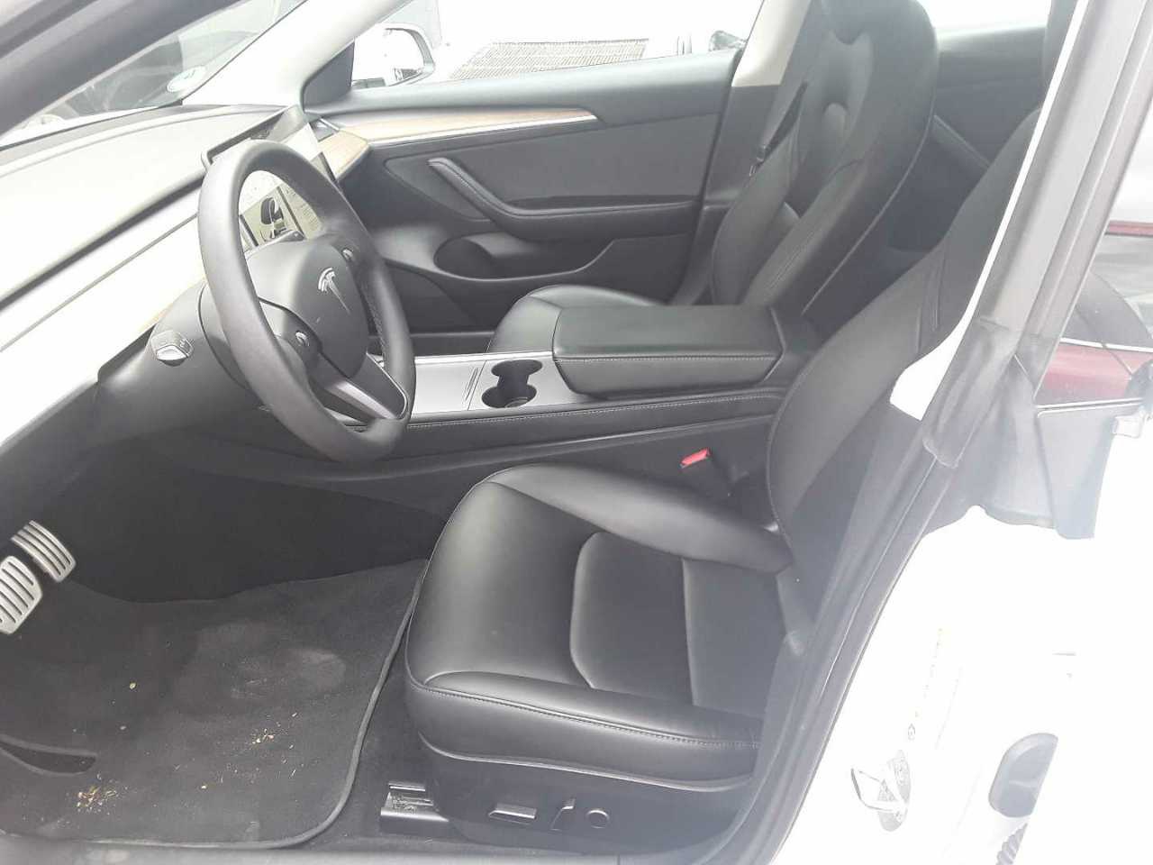 Tesla Model 3 Performance AWD NAVI LED LEDER SHZ PANO 2