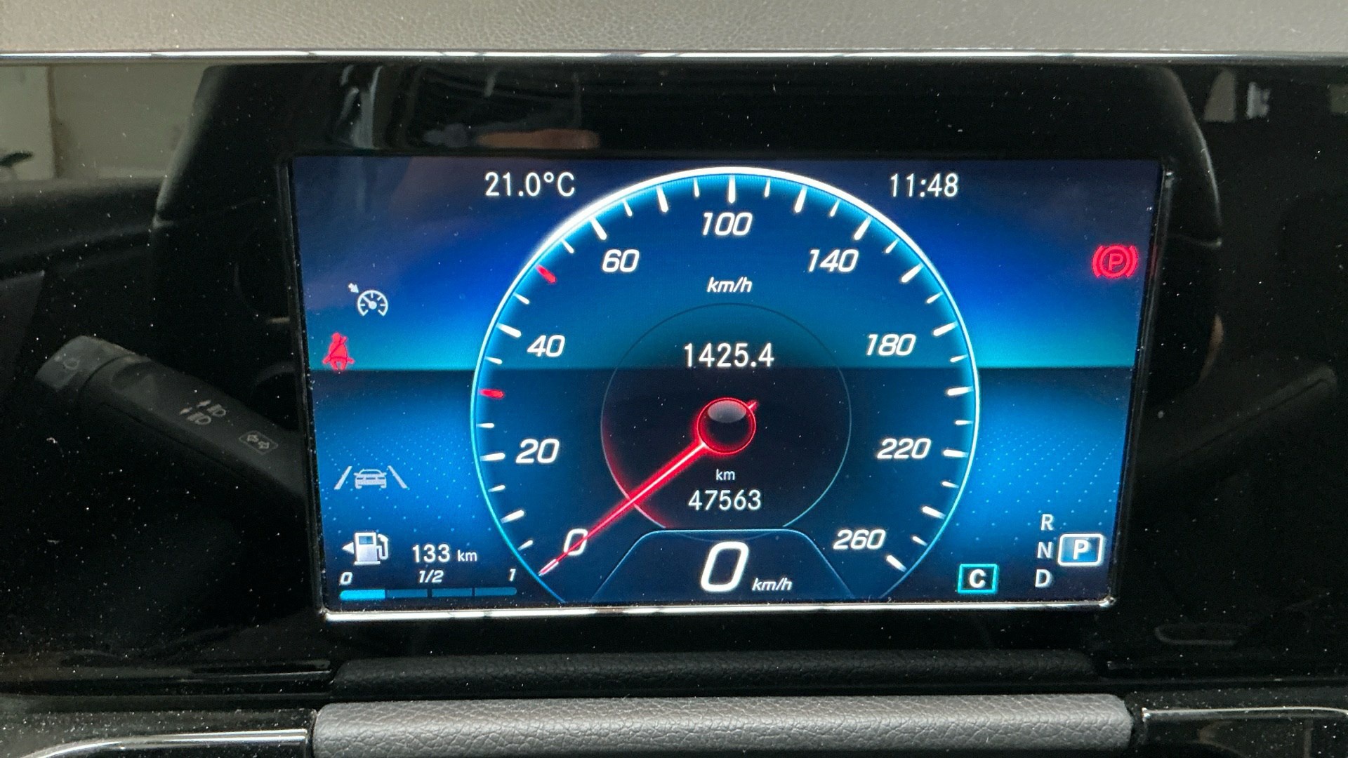 Mercedes-Benz GLA 200 d Style T-Leder Navi LED MBUX 9