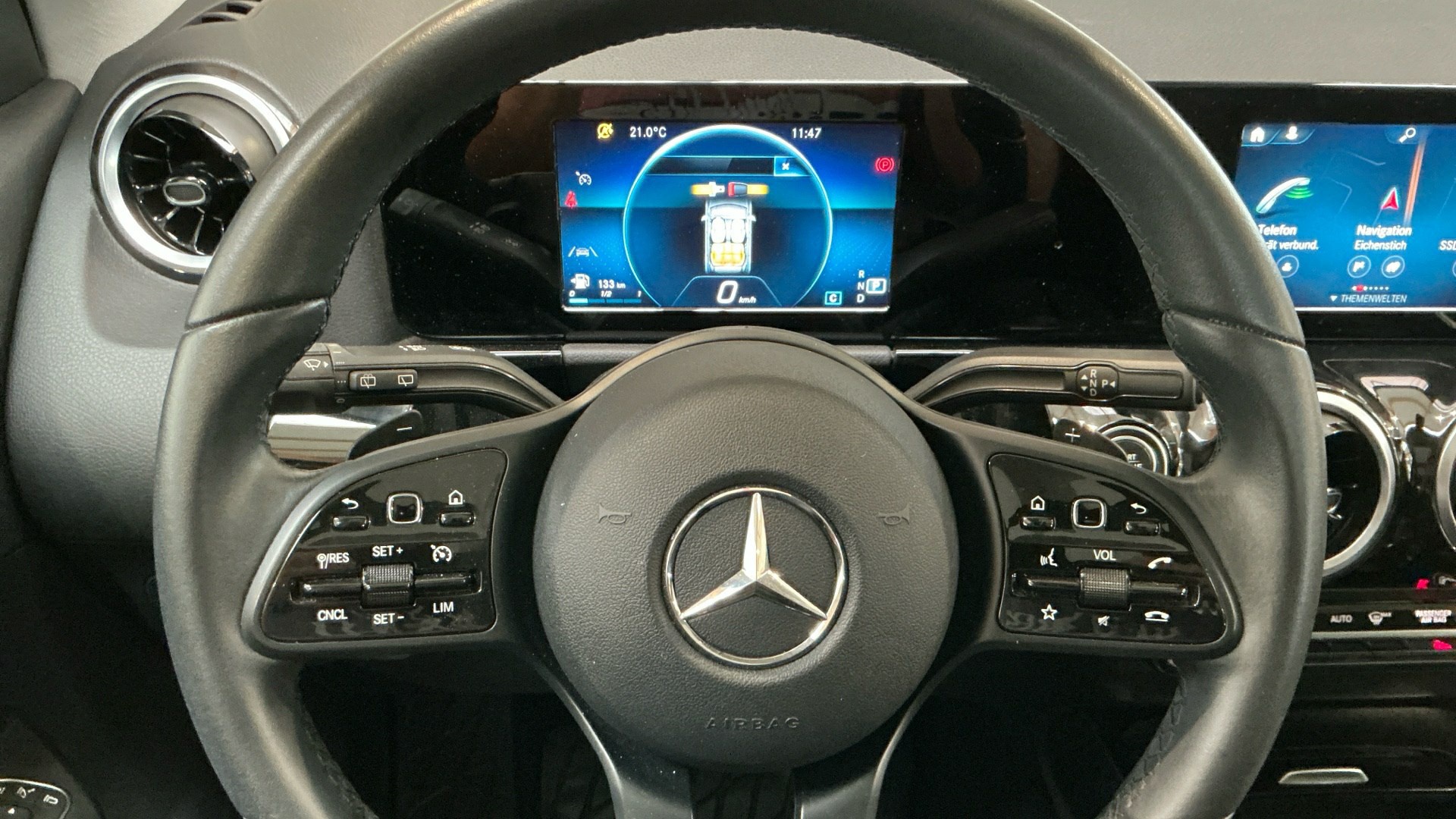 Mercedes-Benz GLA 200 d Style T-Leder Navi LED MBUX 8