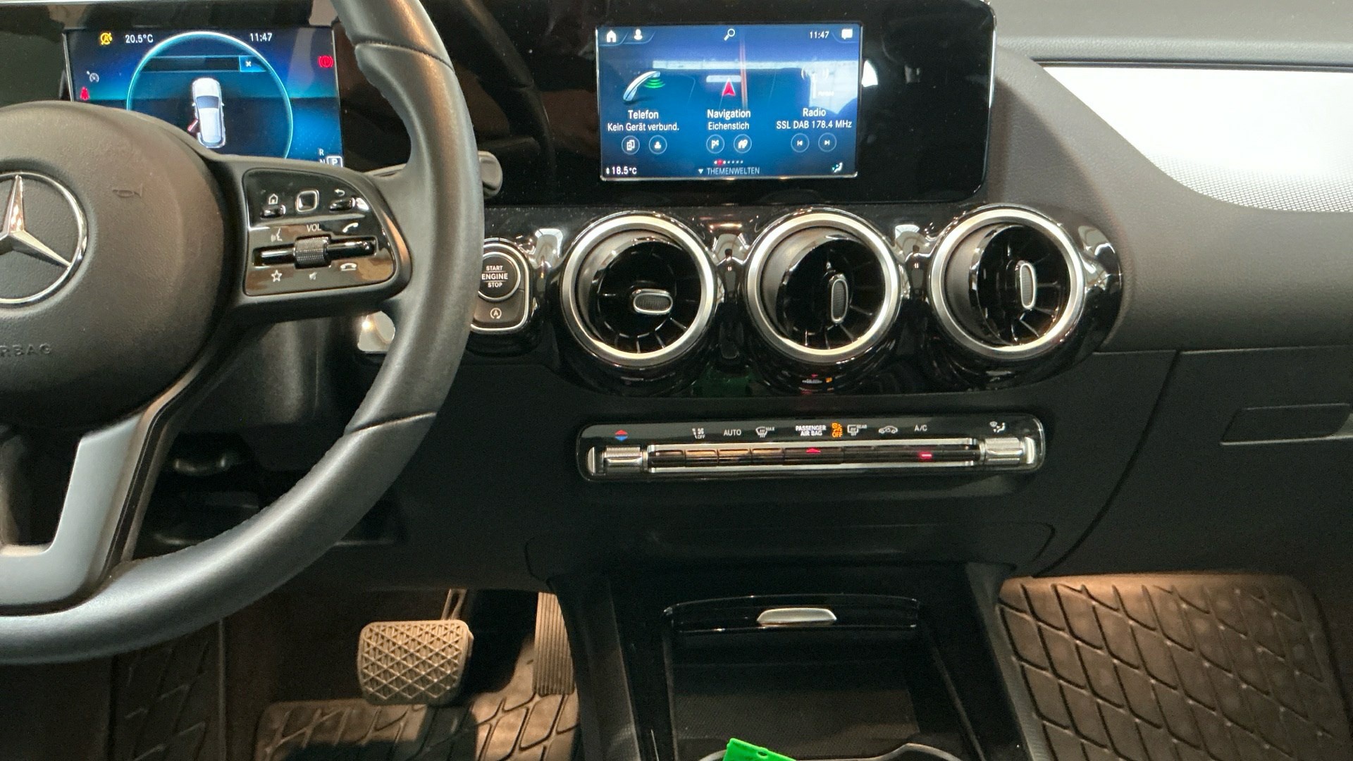 Mercedes-Benz GLA 200 d Style T-Leder Navi LED MBUX 7
