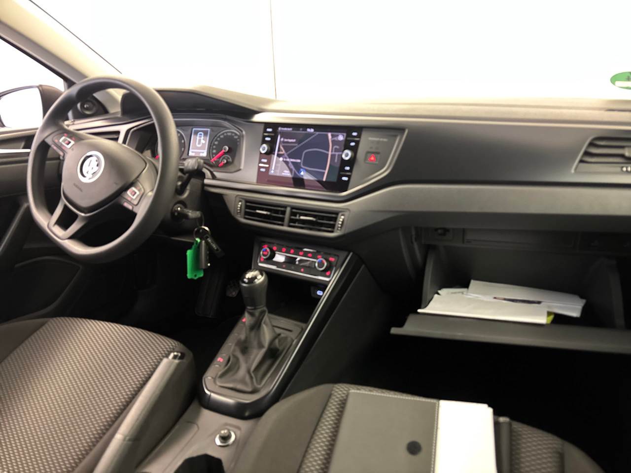 Volkswagen Polo 1.0 Trendline NAVI LED SHZ PDC 5