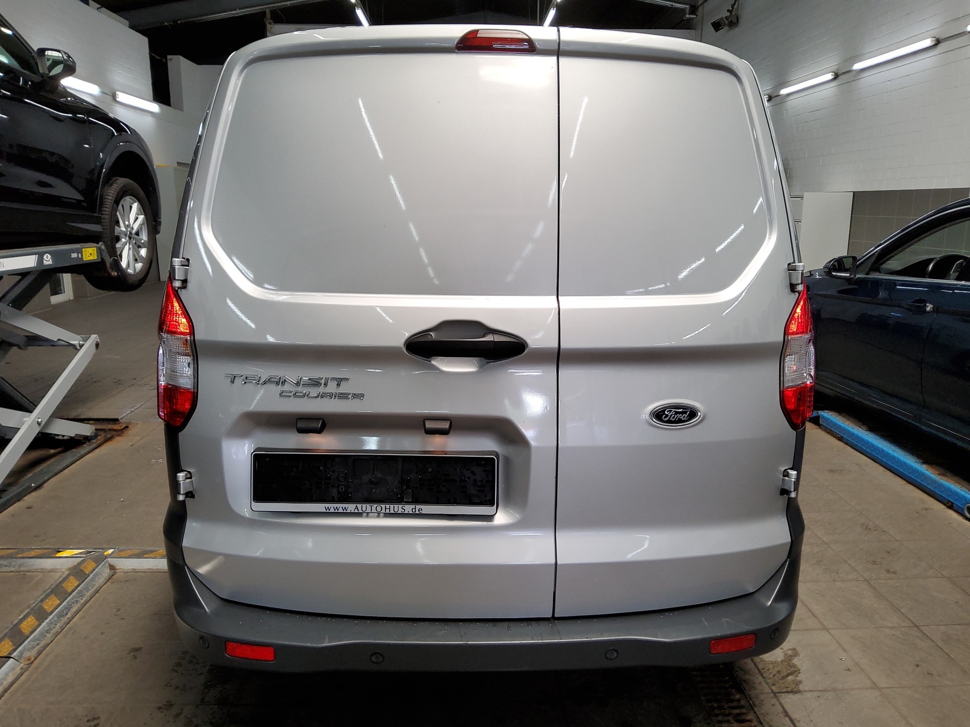 Ford Transit Courier 1.5 TDCI Trend Navi Klima PDC 10