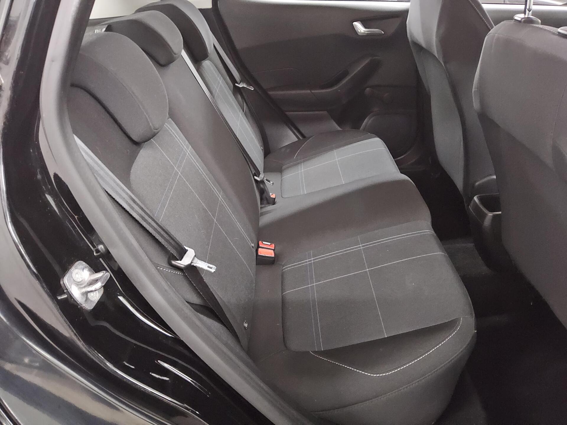 Ford Fiesta 1.1 Cool&Connect RFK Shz 13