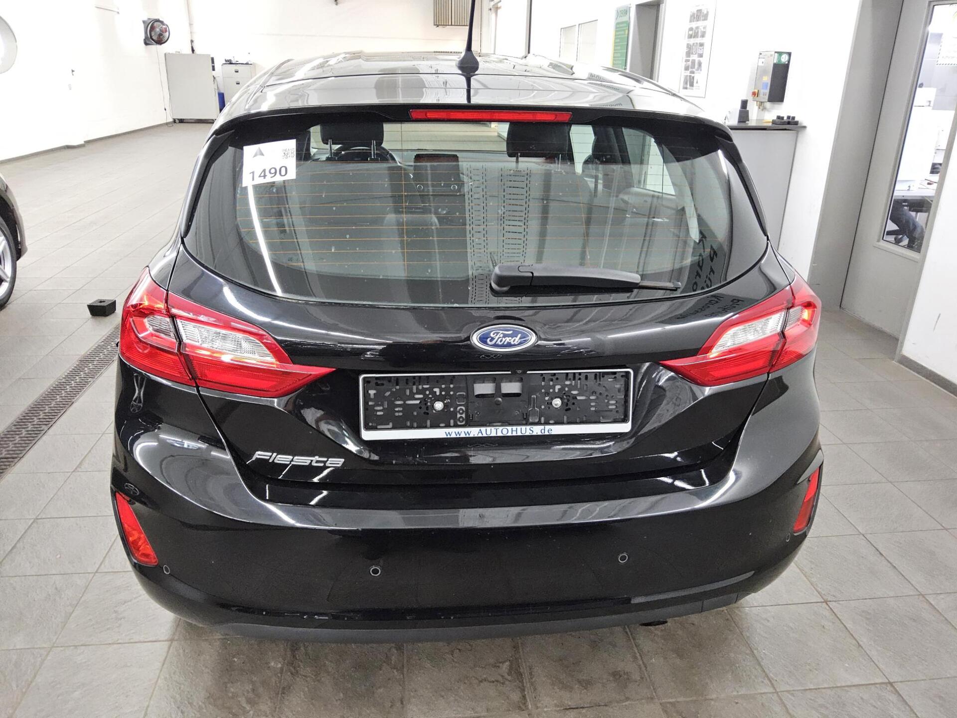 Ford Fiesta 1.1 Cool&Connect RFK Shz 10
