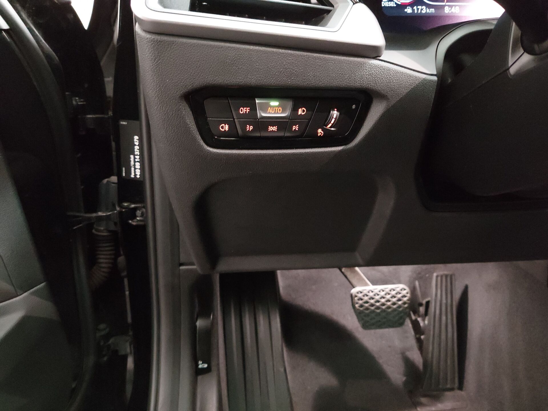 BMW 320d Touring xDr Advantage LC PRO AHK RFK PANO 9