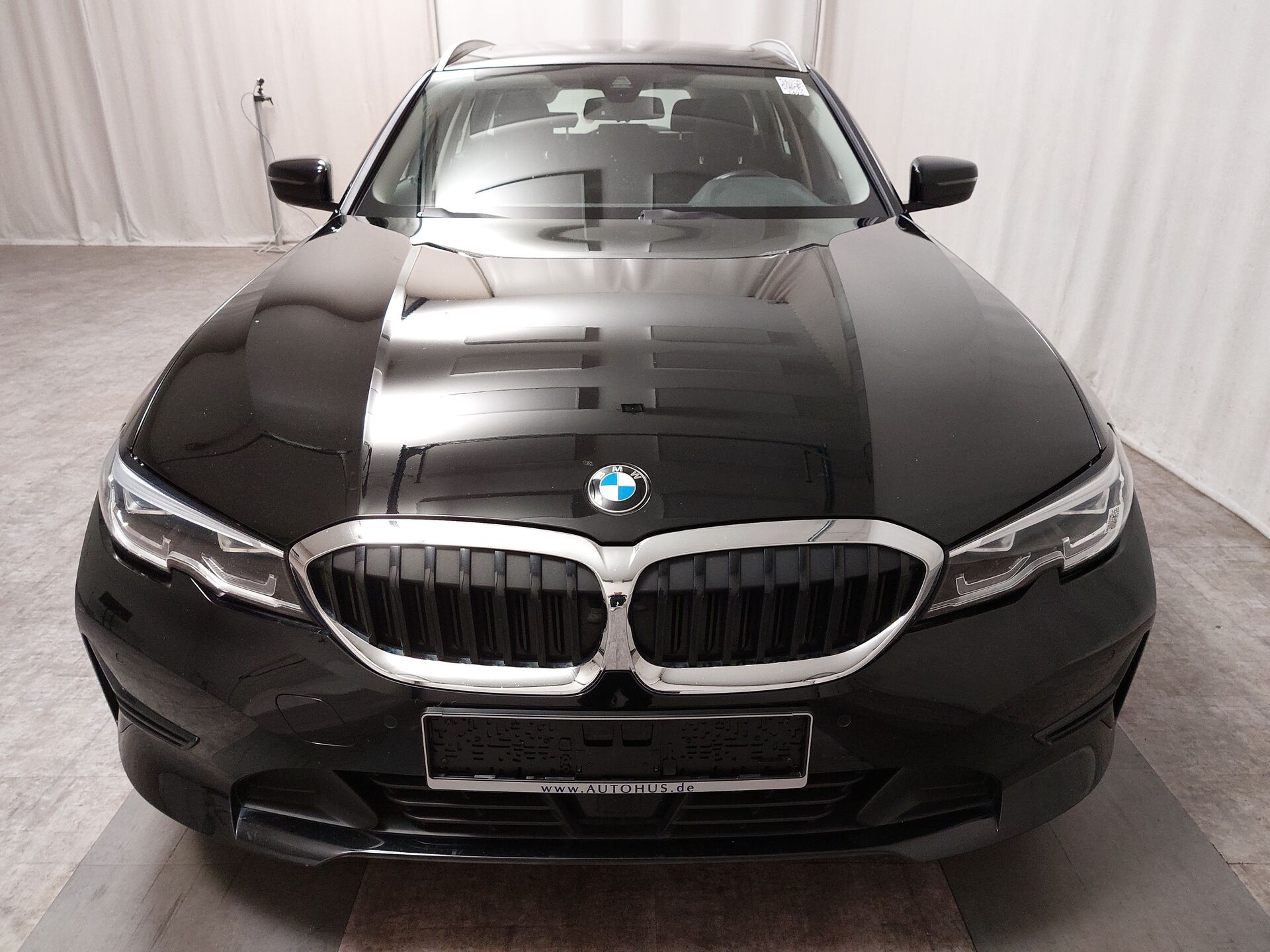BMW 320d Touring xDr Advantage LC PRO AHK RFK PANO 5