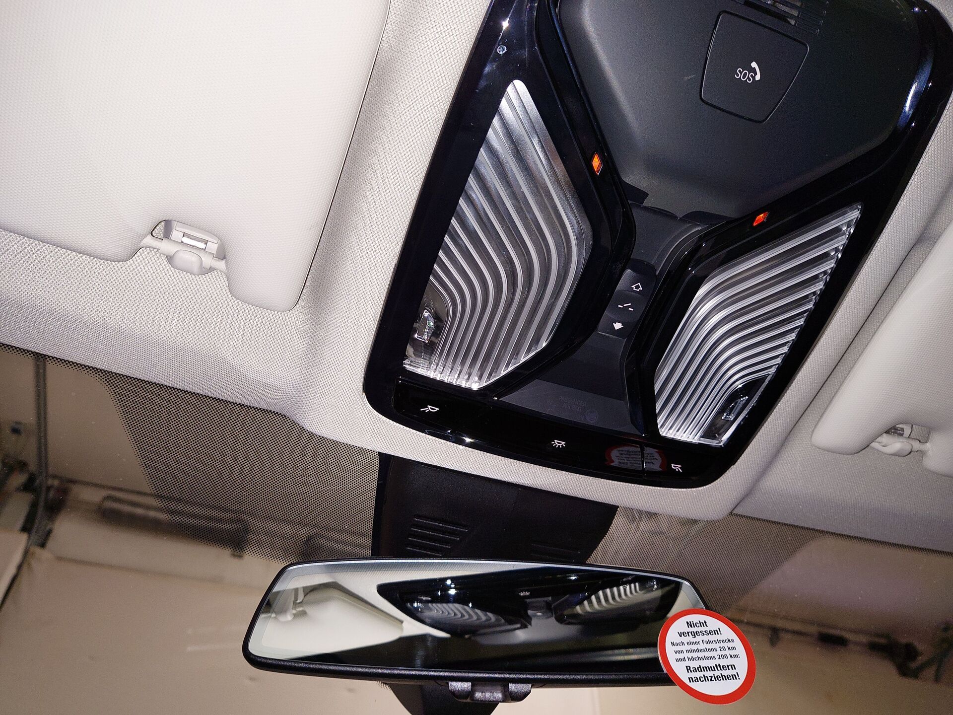 BMW 320d Touring xDr Advantage LC PRO AHK RFK PANO 16