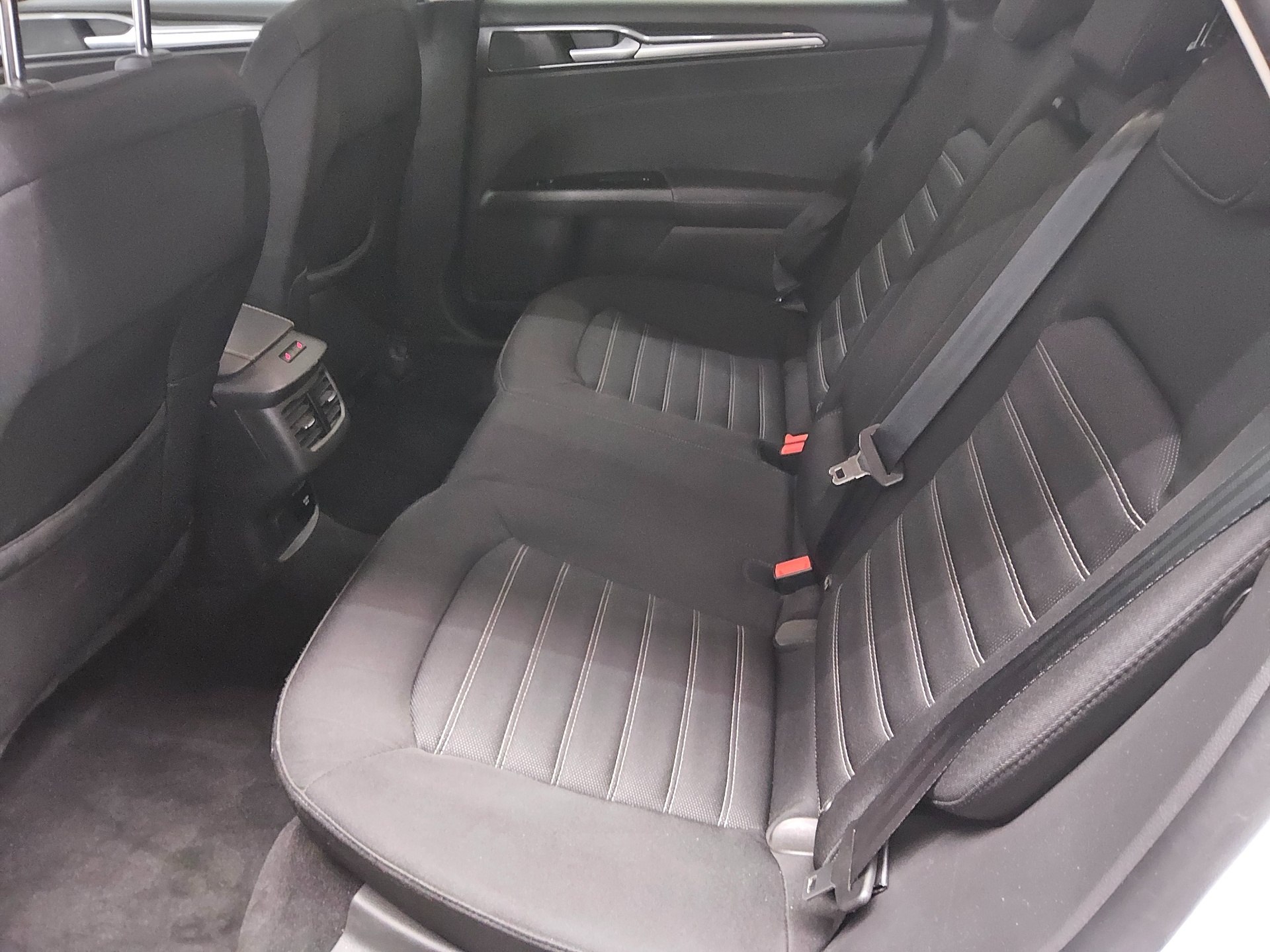 Ford Mondeo Turnier 2.0 EB Trend Navi Shz PDC AHK 13