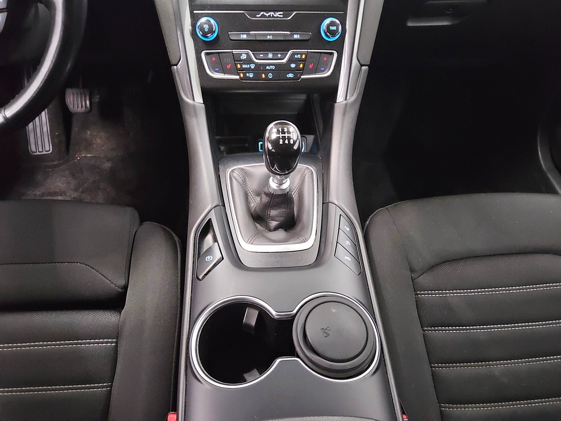 Ford Mondeo Turnier 2.0 EB Trend Navi Shz PDC AHK 6