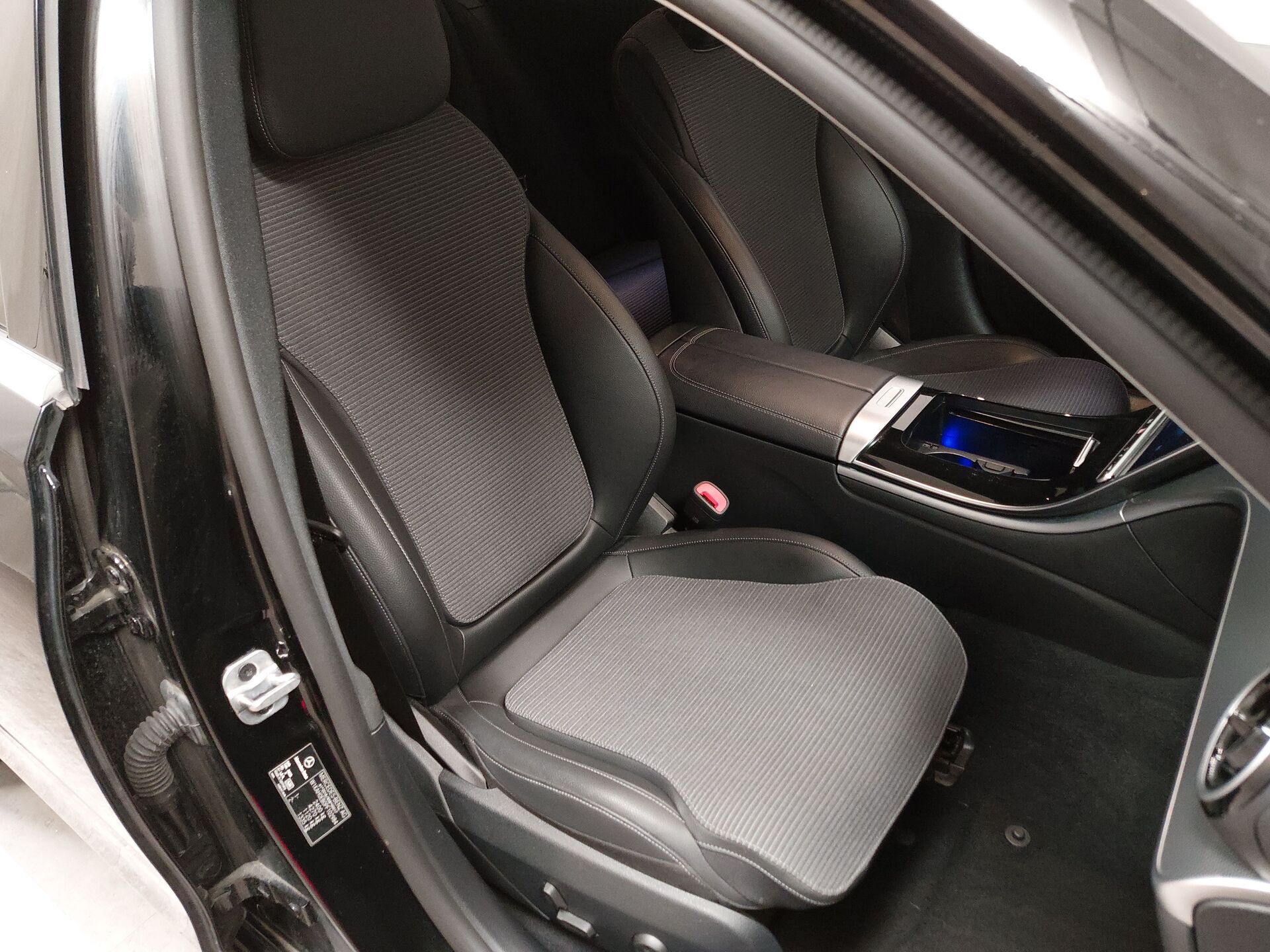 Mercedes-Benz C 220 T d Avantgarde LEDER NAVI LED PDC 15