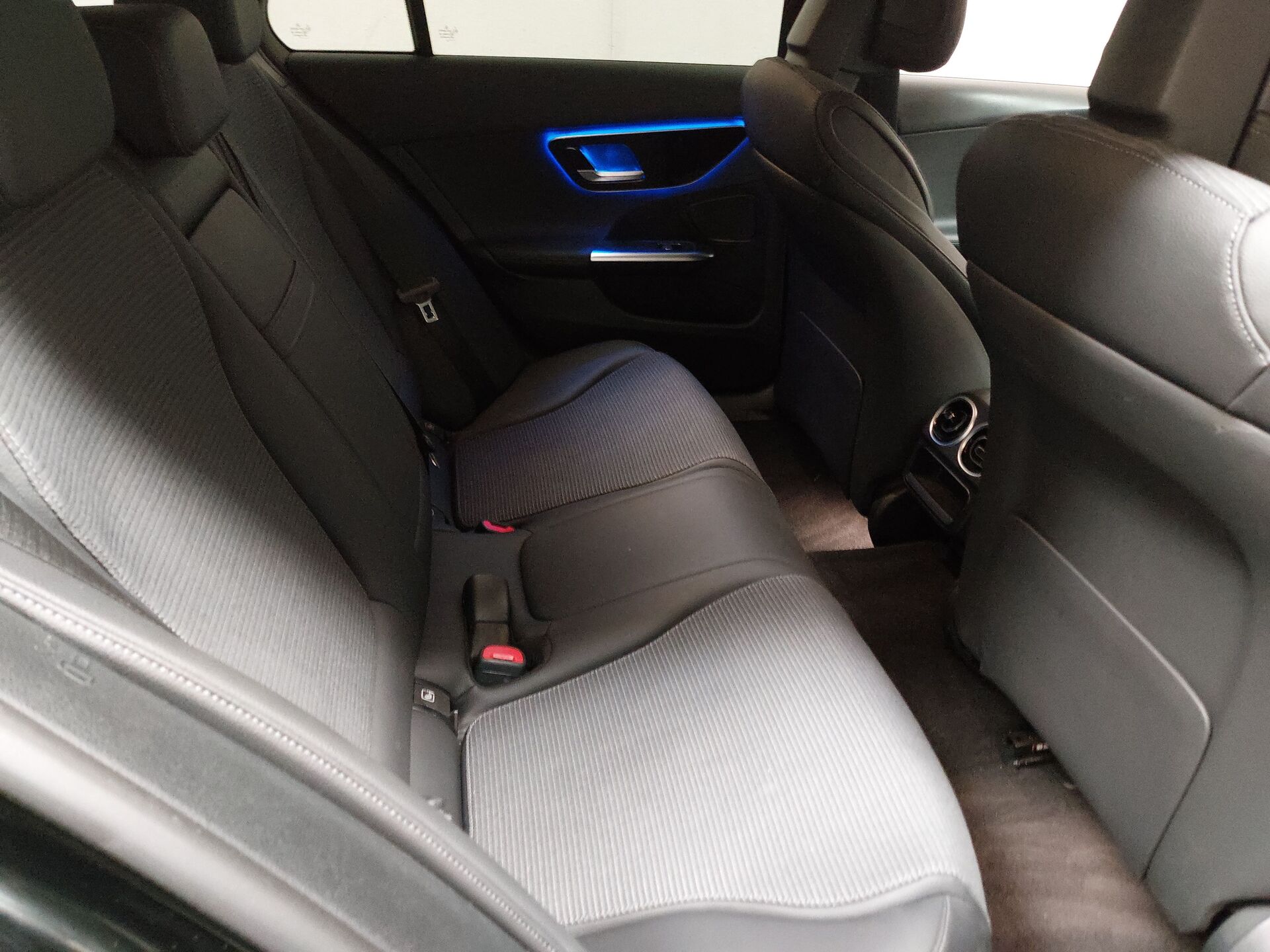 Mercedes-Benz C 220 T d Avantgarde LEDER NAVI LED PDC 17