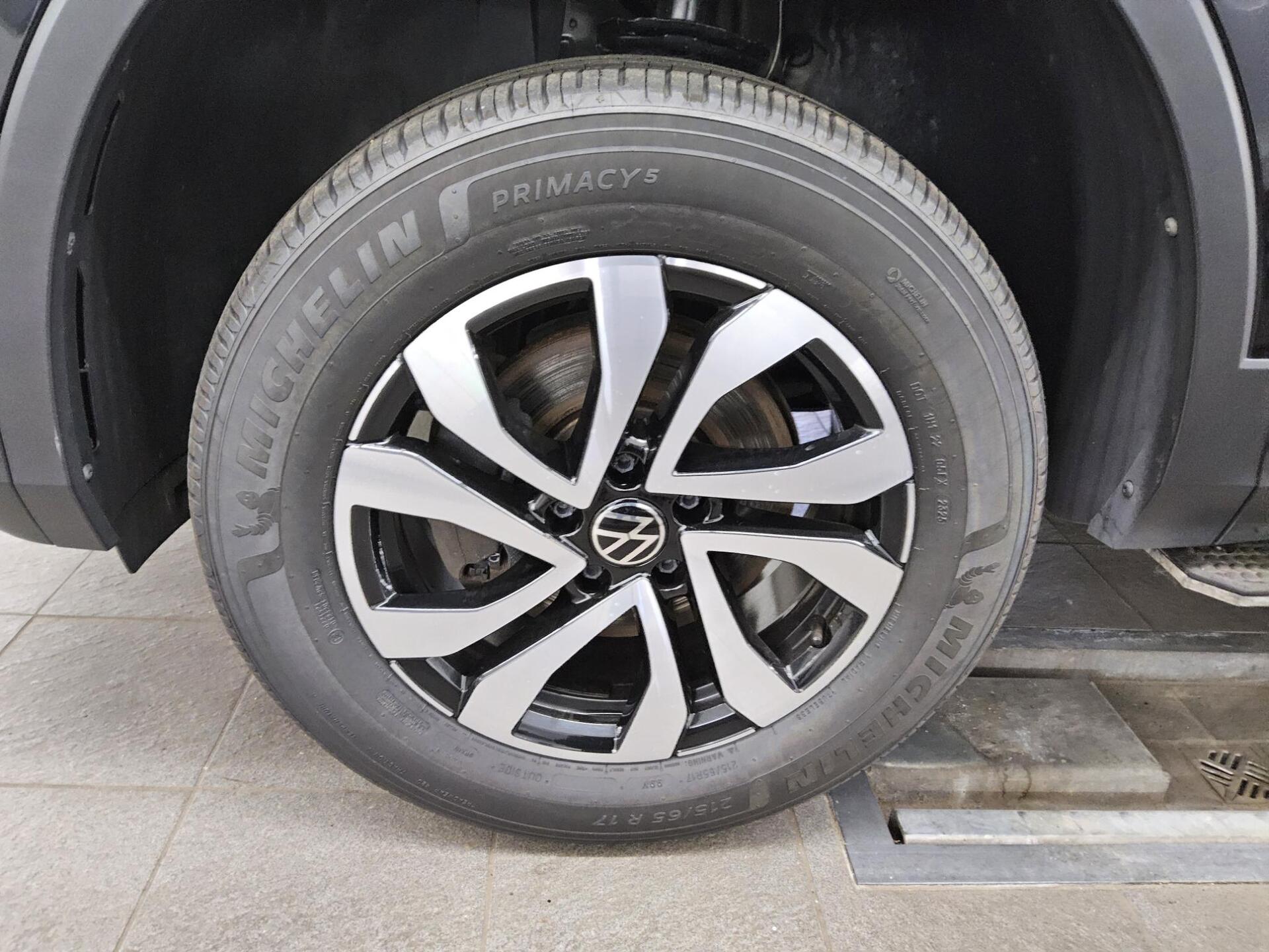 Volkswagen Tiguan 2.0 TDI Active Navi LED Pano RFK Sthzg 10