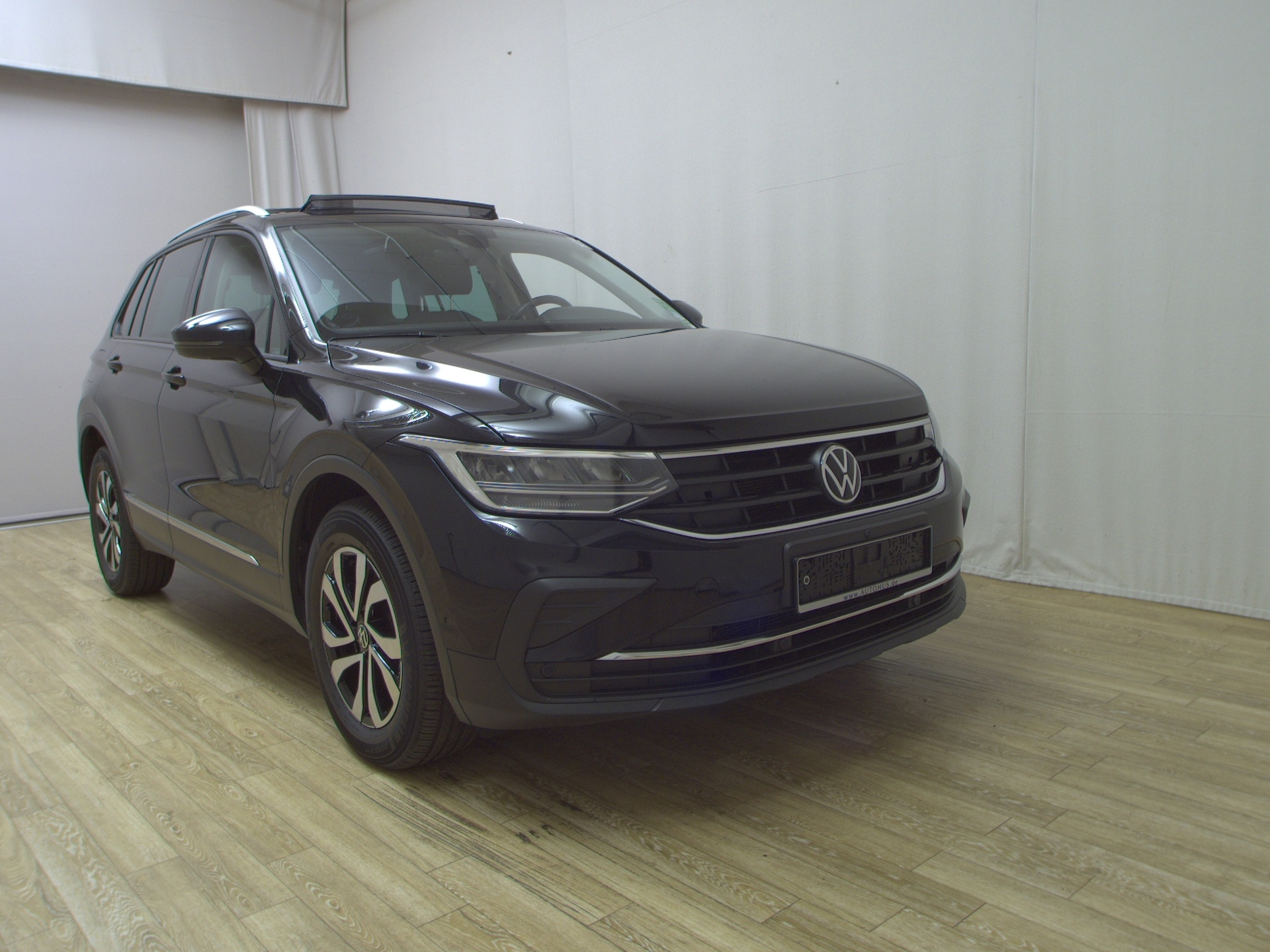 Volkswagen Tiguan 2.0 TDI Active Navi LED Pano RFK Sthzg 3