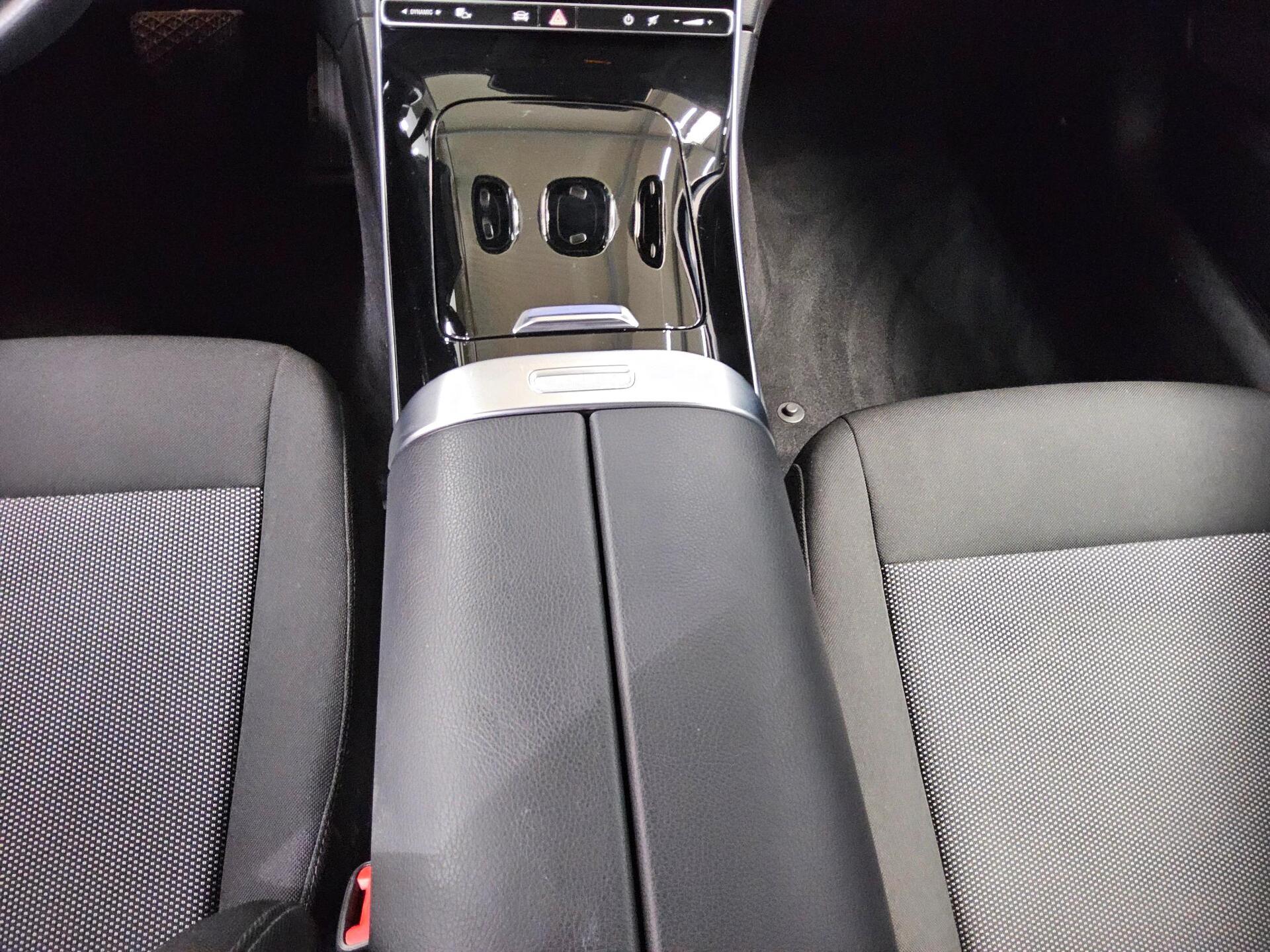 Mercedes-Benz C 200 T d Avantgarde Navi LED Shz AHK PDC 6