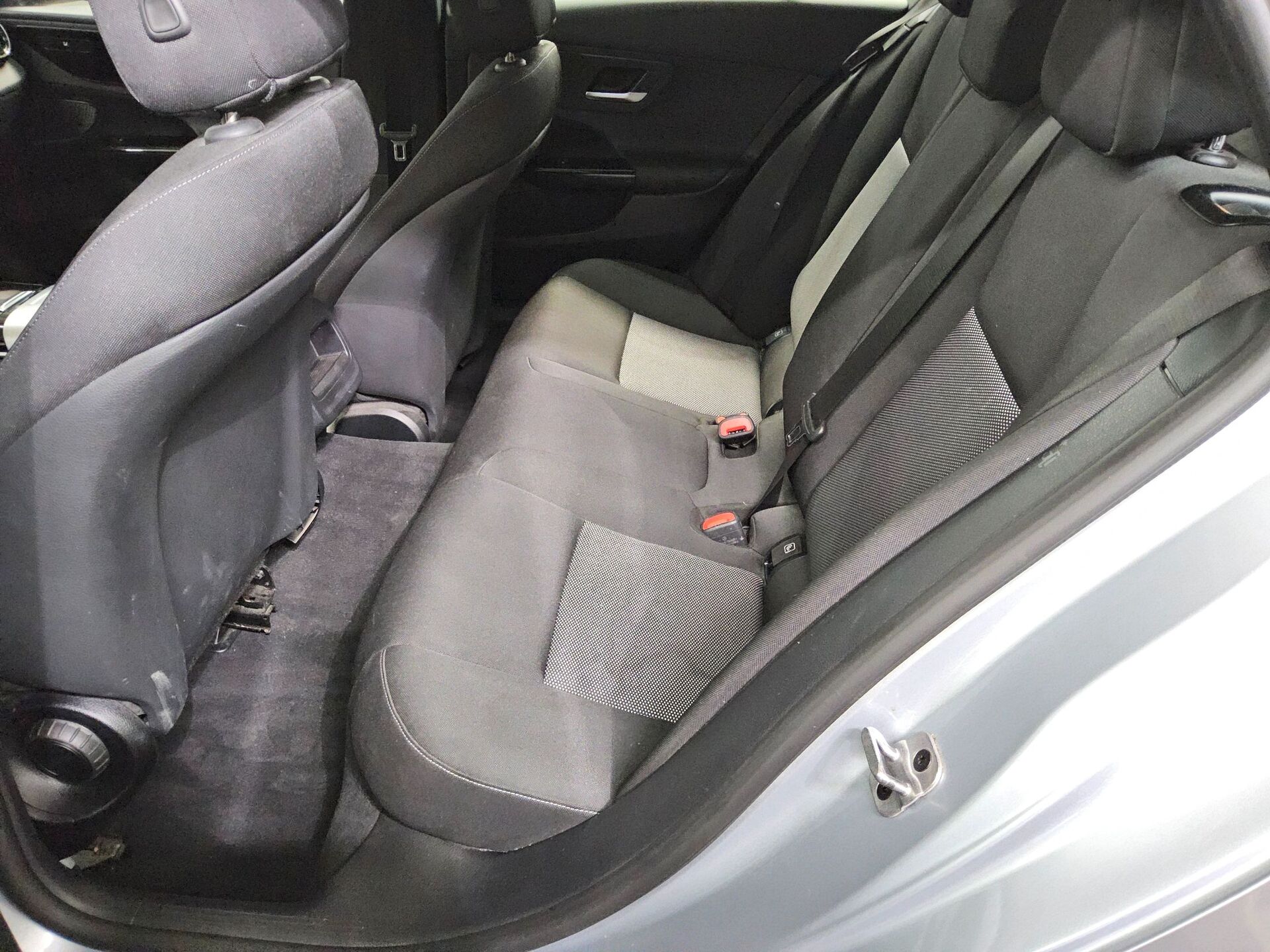 Mercedes-Benz C 200 T d Avantgarde Navi LED Shz AHK PDC 13