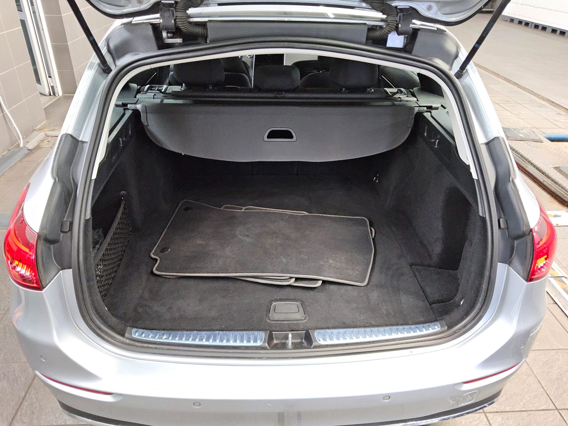 Mercedes-Benz C 200 T d Avantgarde Navi LED Shz AHK PDC 12