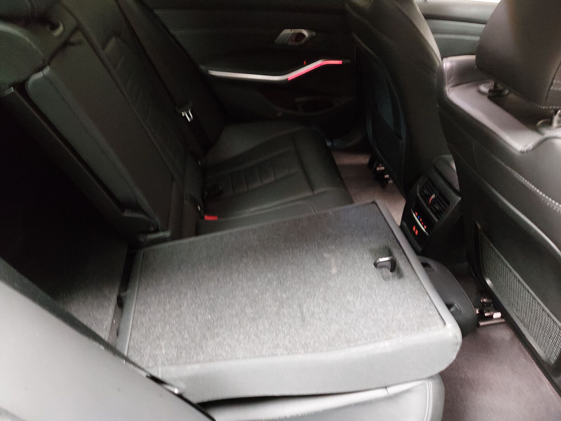BMW 320d xDr Sport-Line LEDER NAVI LC PRO LED 14