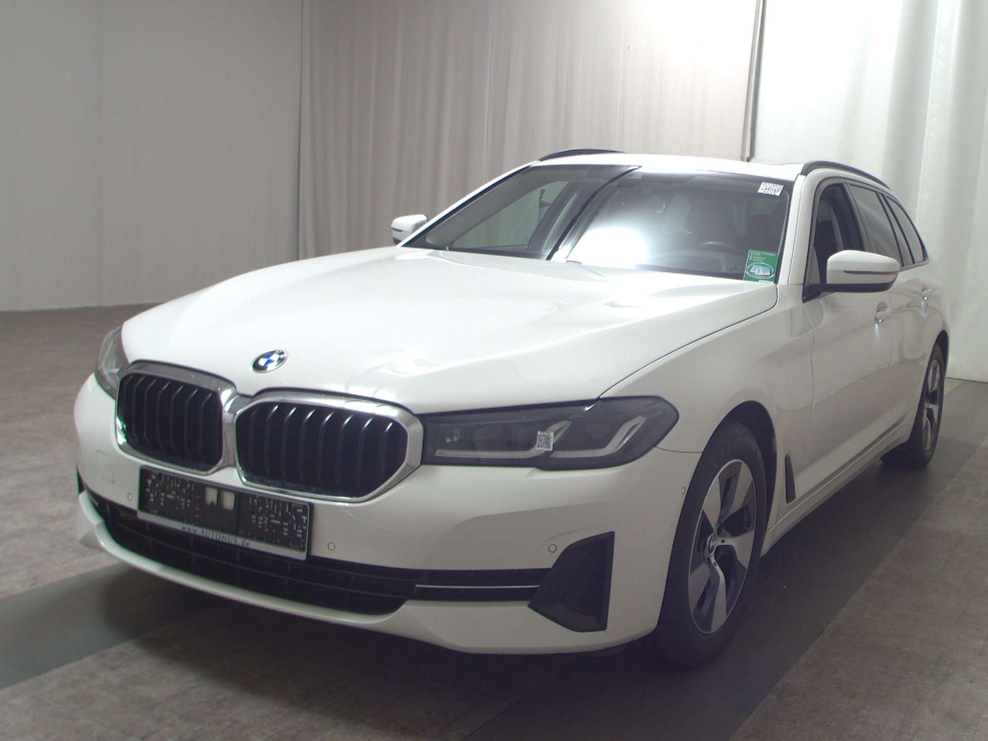BMW 520dA Touring Leder Navi LED+ LC-Pro Pano StHzg 2