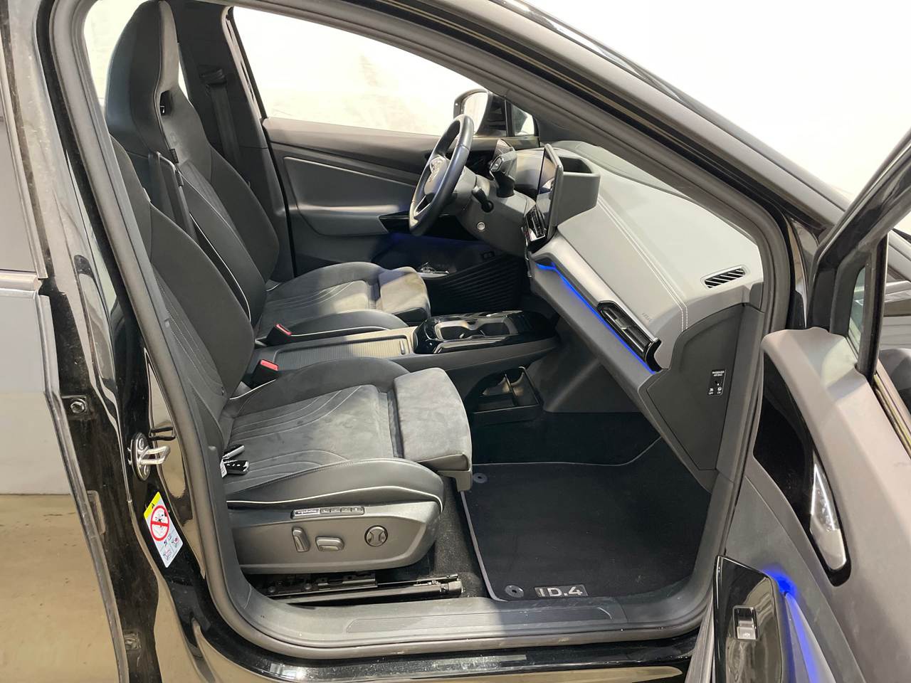 Volkswagen ID.4 T-LEDER NAVI LED SHZ HUD 6