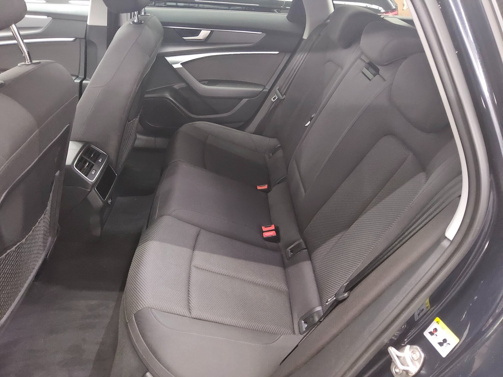 Audi A6 Avant 40 TDI Navi LED PDC AHK RFK ACC 13